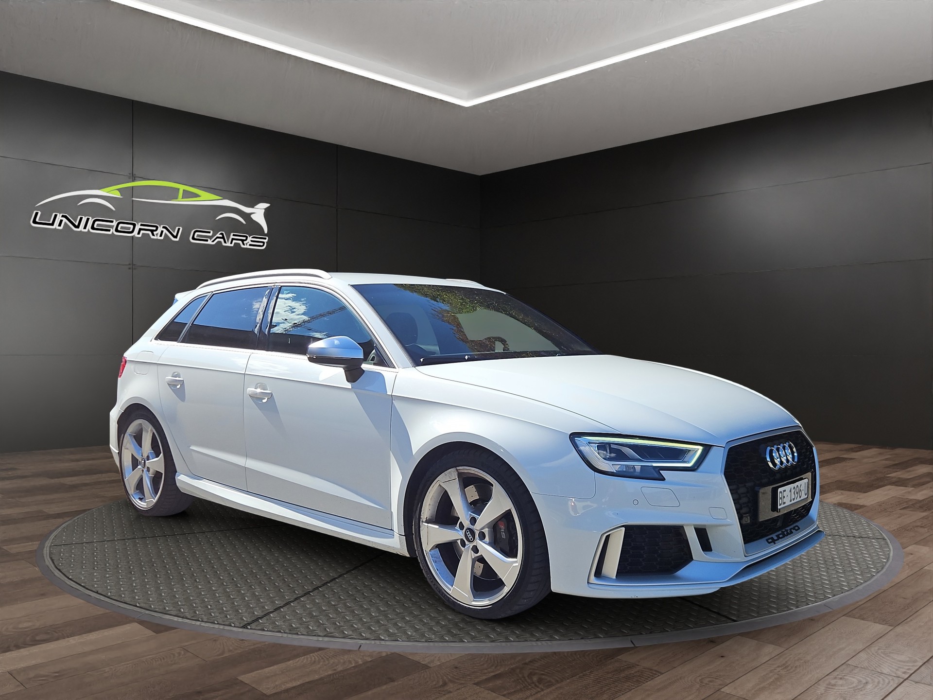 AUDI RS3 Sportback 2.5 TSI quattro S-tronic-image-0