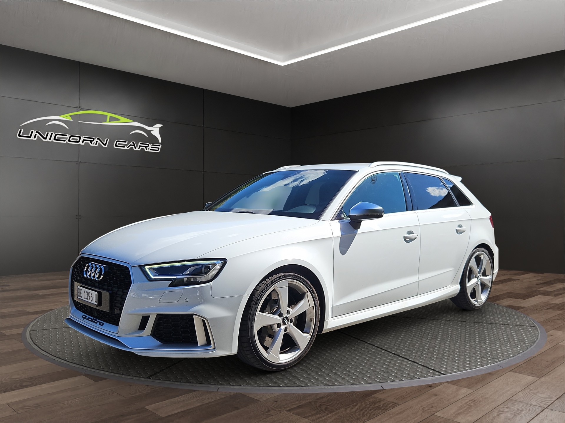 AUDI RS3 Sportback 2.5 TSI quattro S-tronic-image-5