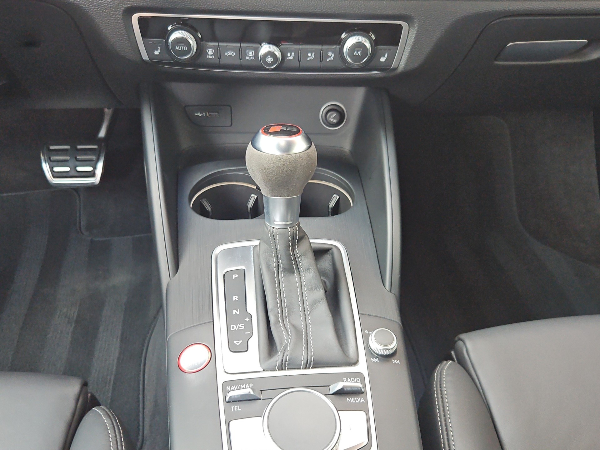 AUDI RS3 Sportback 2.5 TSI quattro S-tronic-image-12