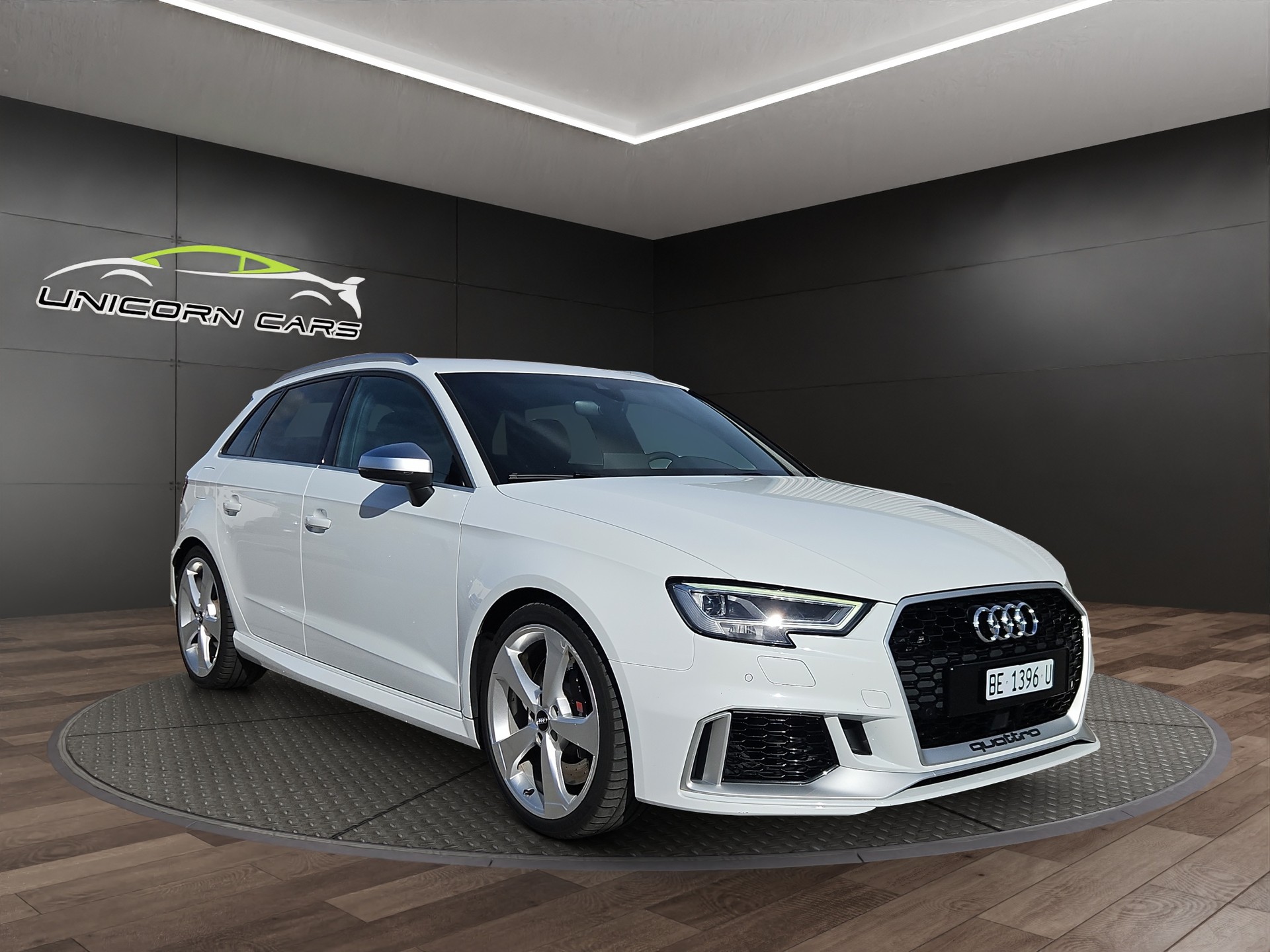 AUDI RS3 Sportback 2.5 TSI quattro S-tronic-image-1