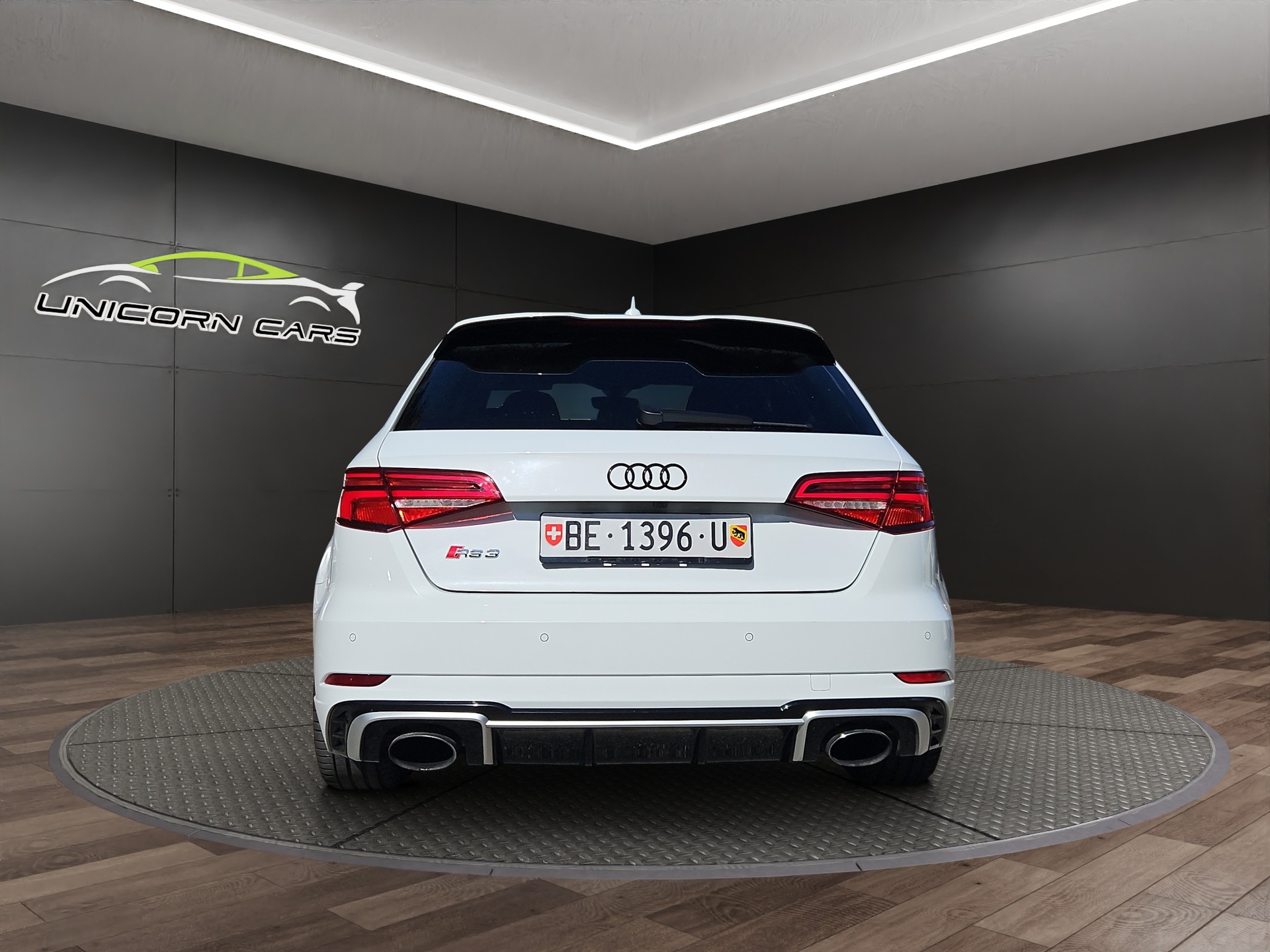 AUDI RS3 Sportback 2.5 TSI quattro S-tronic-image-3