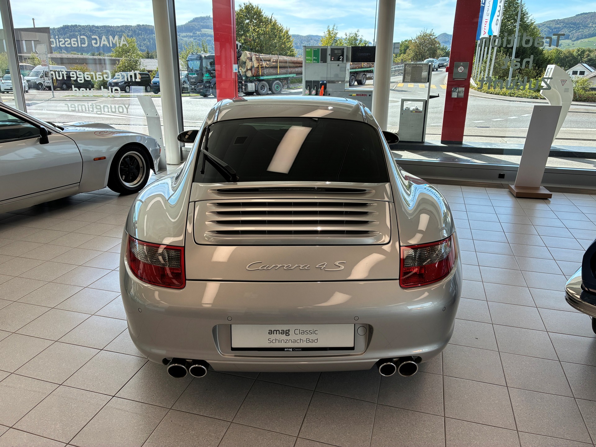 PORSCHE 911 Carrera 4S-image-3
