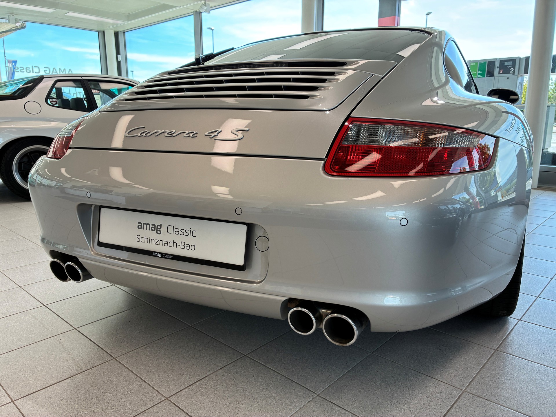 PORSCHE 911 Carrera 4S-image-14