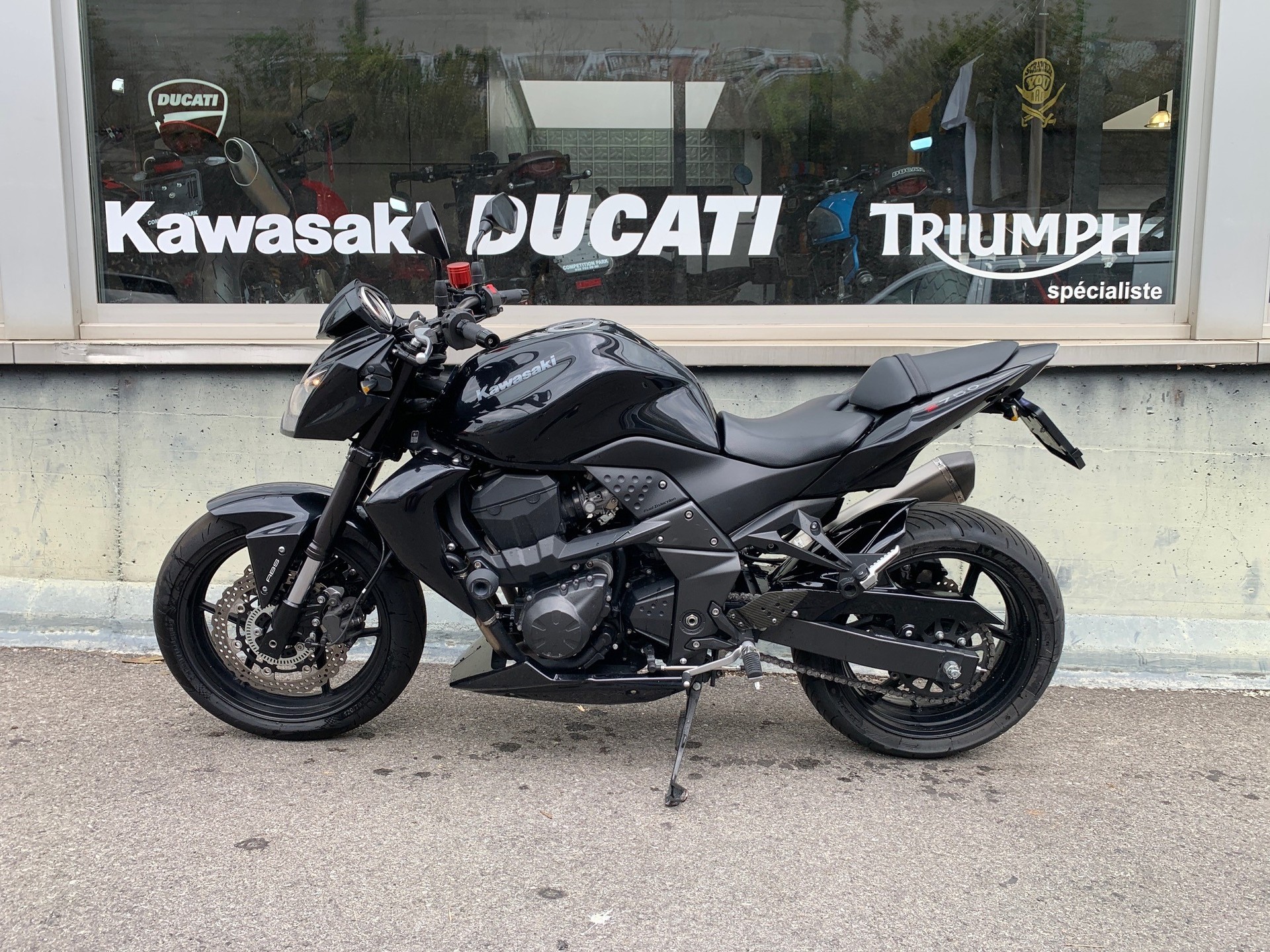 KAWASAKI Z 750 ABS-showroom-element-1