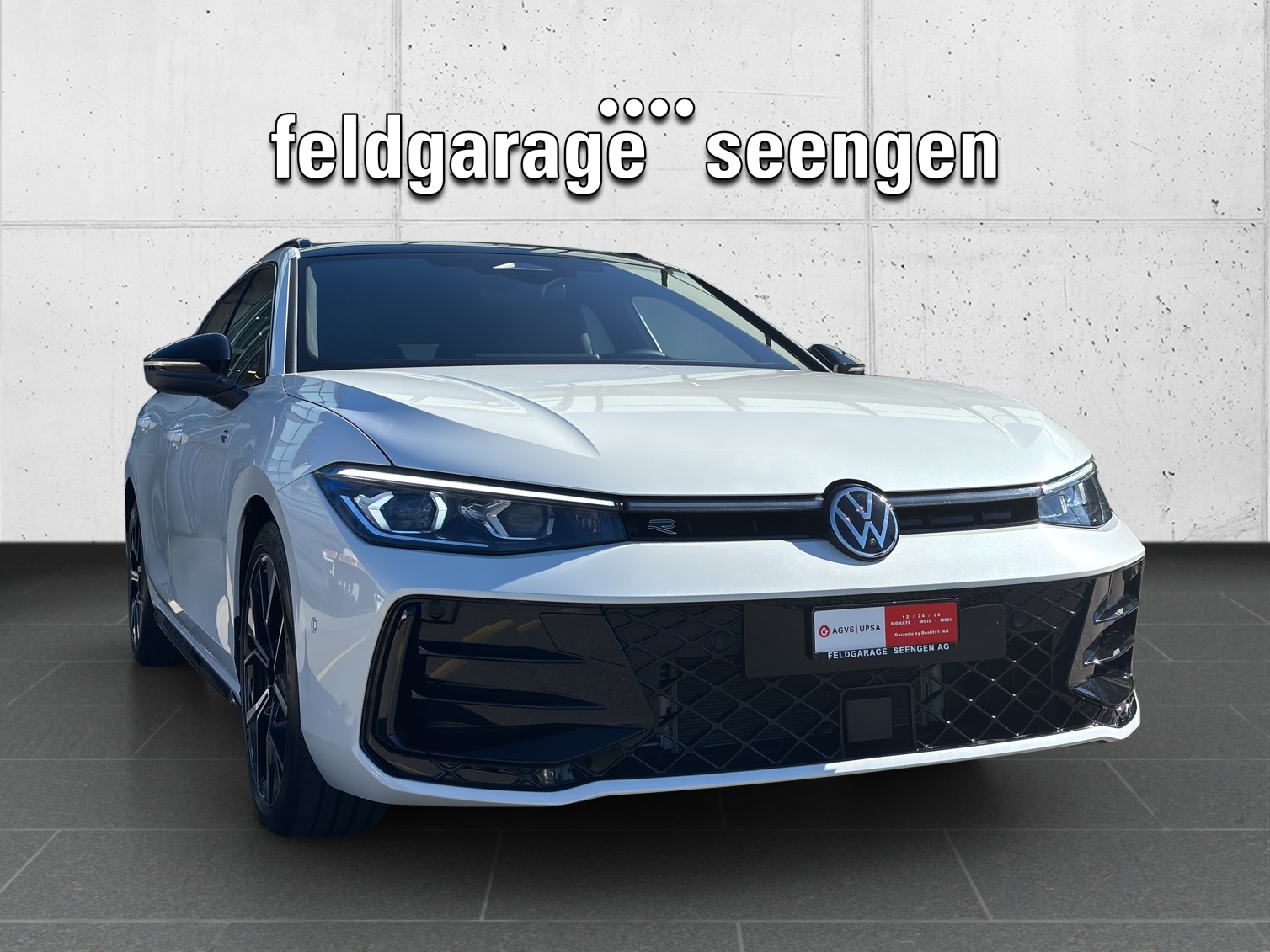 VW New Passat Variant 2.0 TSI evo4 R-Line Signature 4 Motion DSG mit fortl. Werksgarantie bis 07.2030, AHK, Leder & Winterräder-image-2