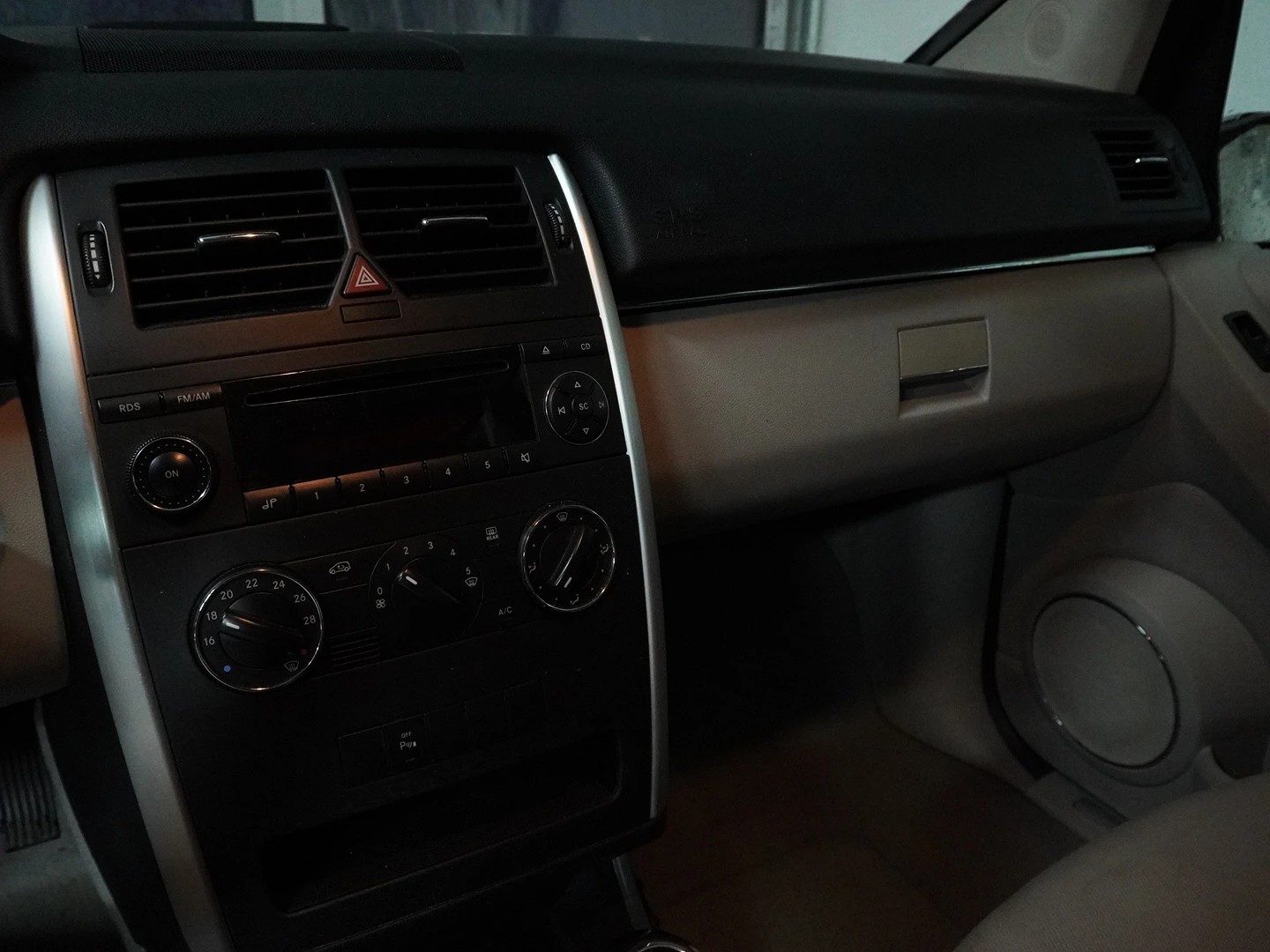 MERCEDES-BENZ B 200-image-5