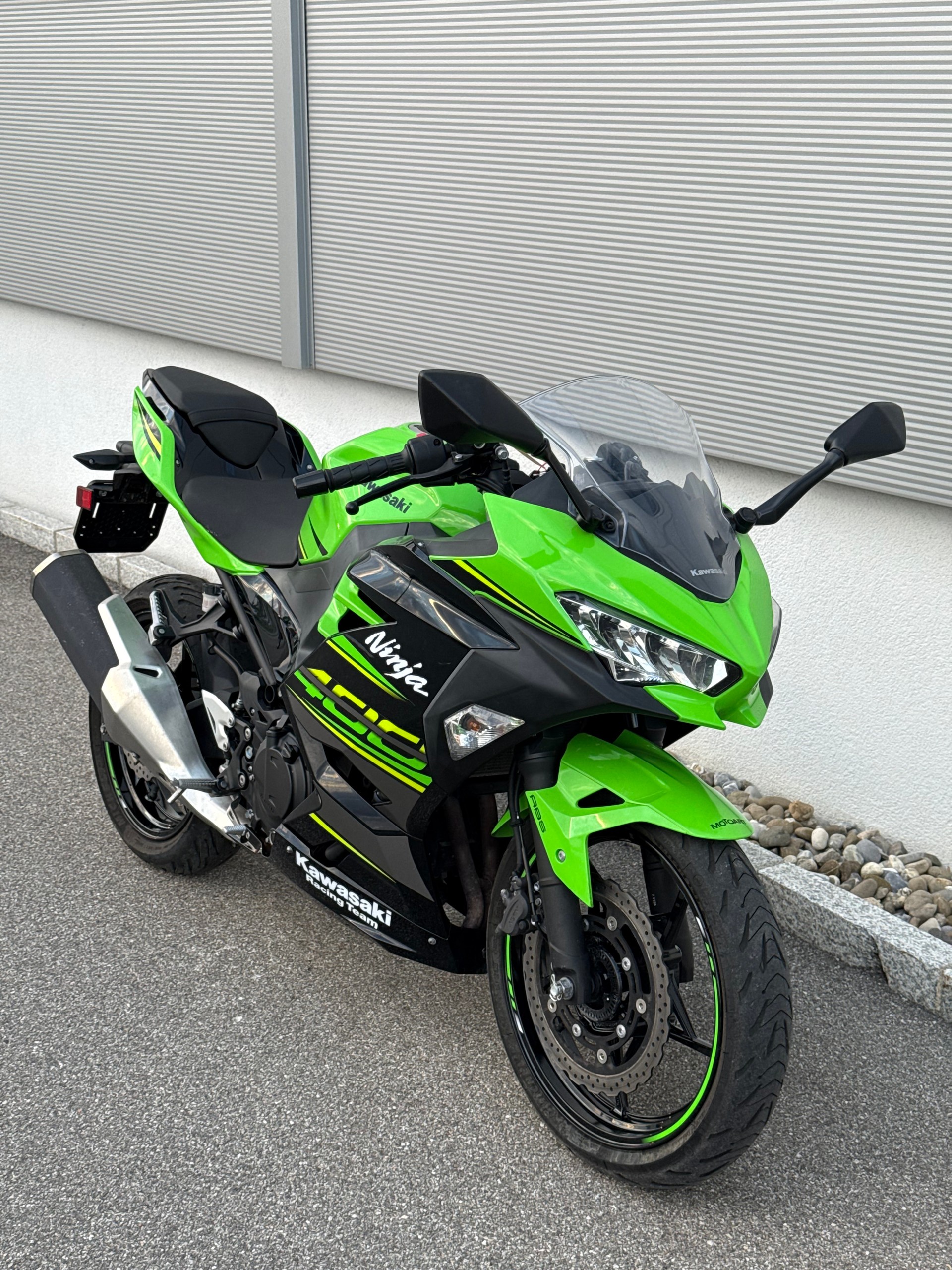 KAWASAKI Ninja 400 KRT ABS-showroom-element-1