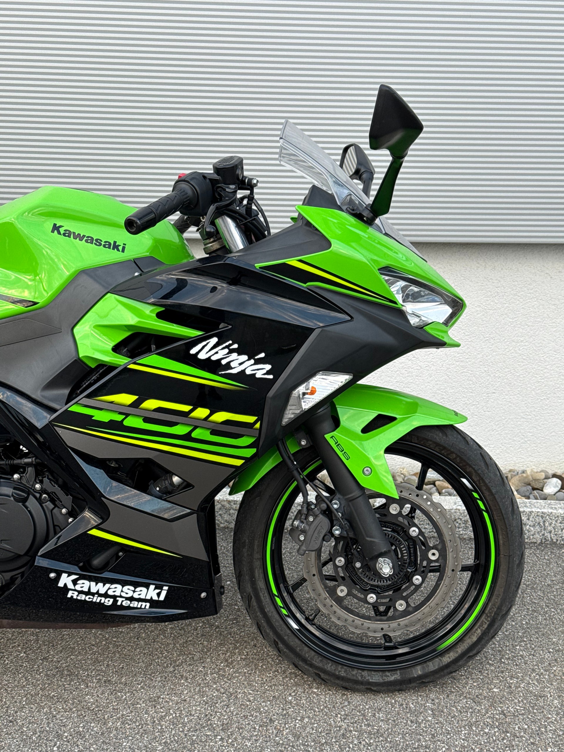 KAWASAKI Ninja 400 KRT ABS-showroom-element-3