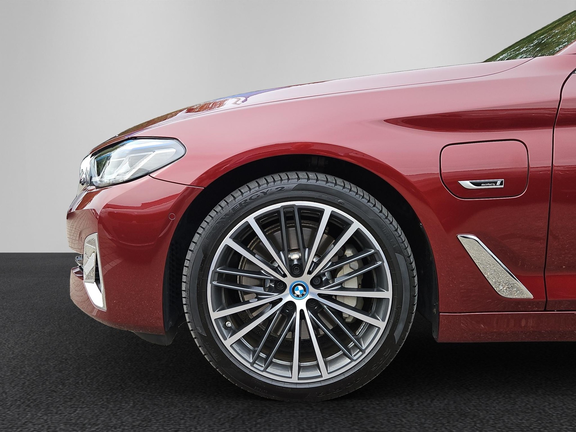 BMW 530e xDrive Touring Steptronic-image-8