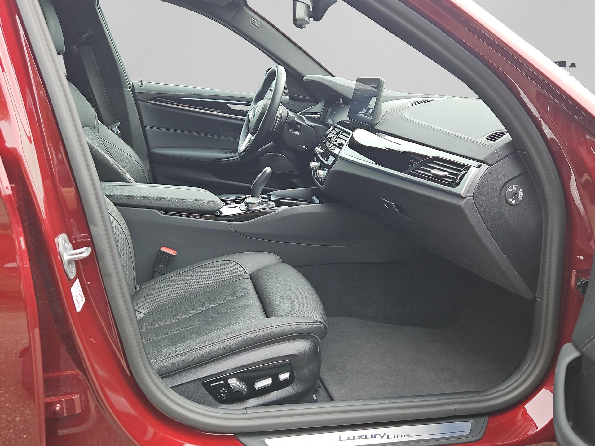 BMW 530e xDrive Touring Steptronic-image-14
