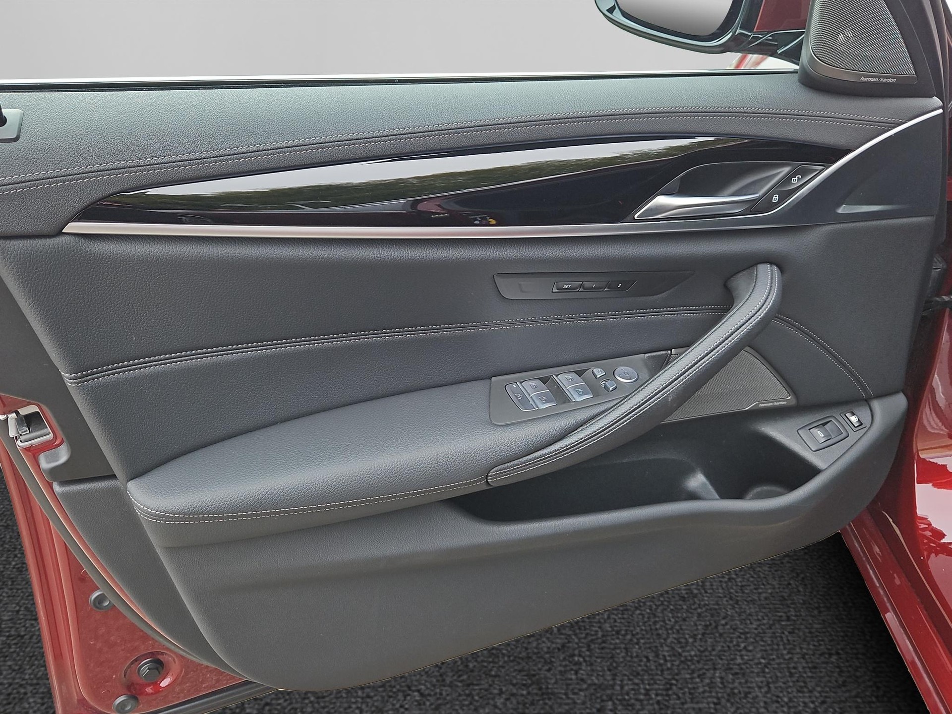 BMW 530e xDrive Touring Steptronic-image-9