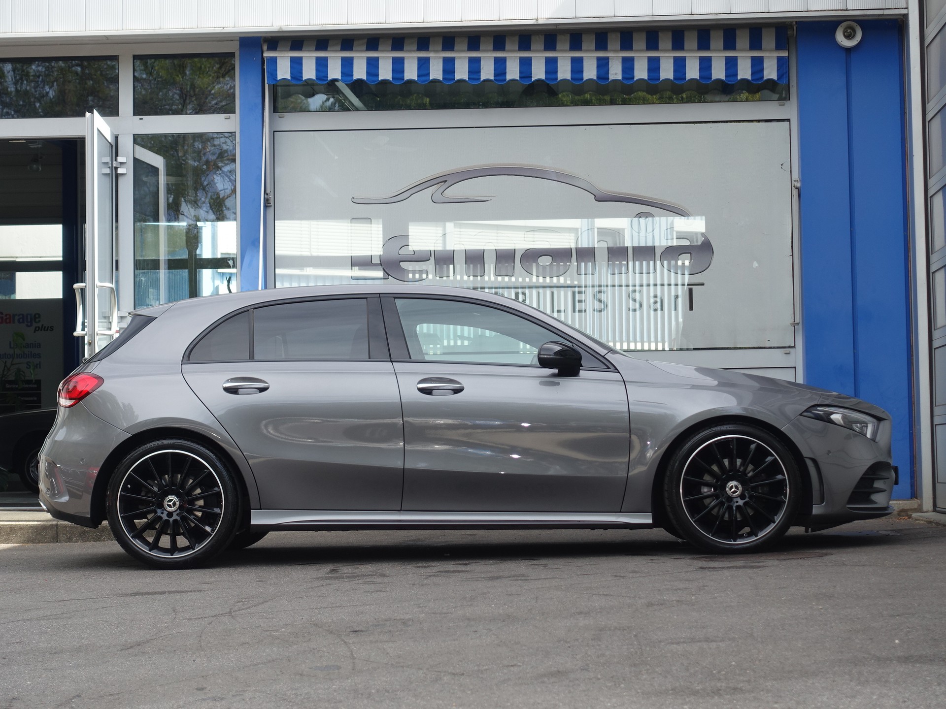 MERCEDES-BENZ A 200 4Matic AMG Line 8G-DCT-image-6
