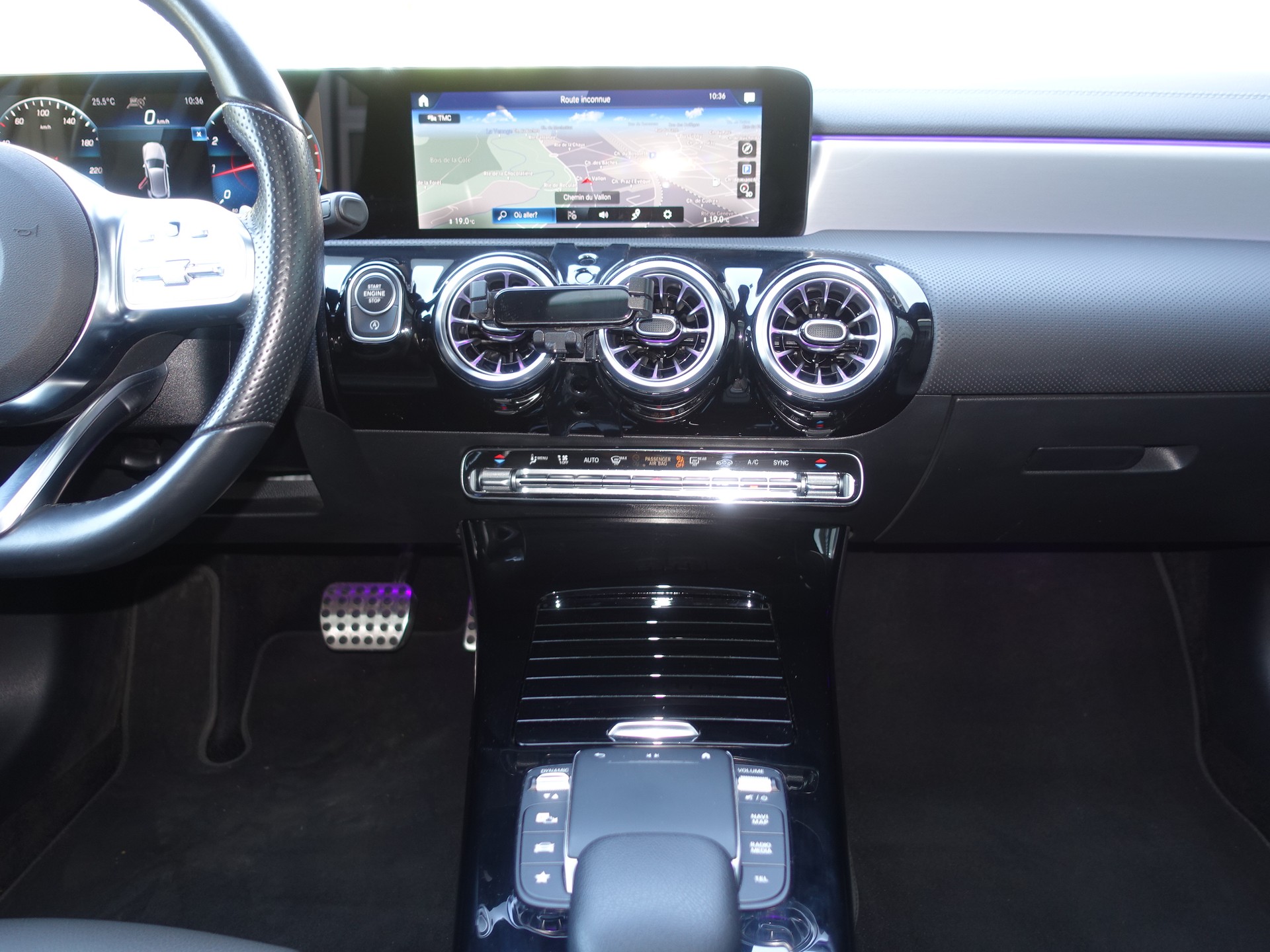 MERCEDES-BENZ A 200 4Matic AMG Line 8G-DCT-image-12