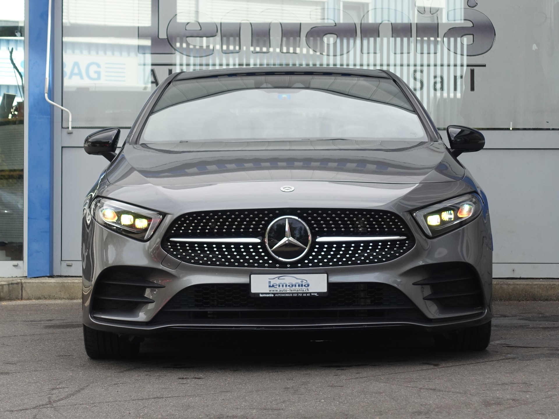 MERCEDES-BENZ A 200 4Matic AMG Line 8G-DCT-image-2