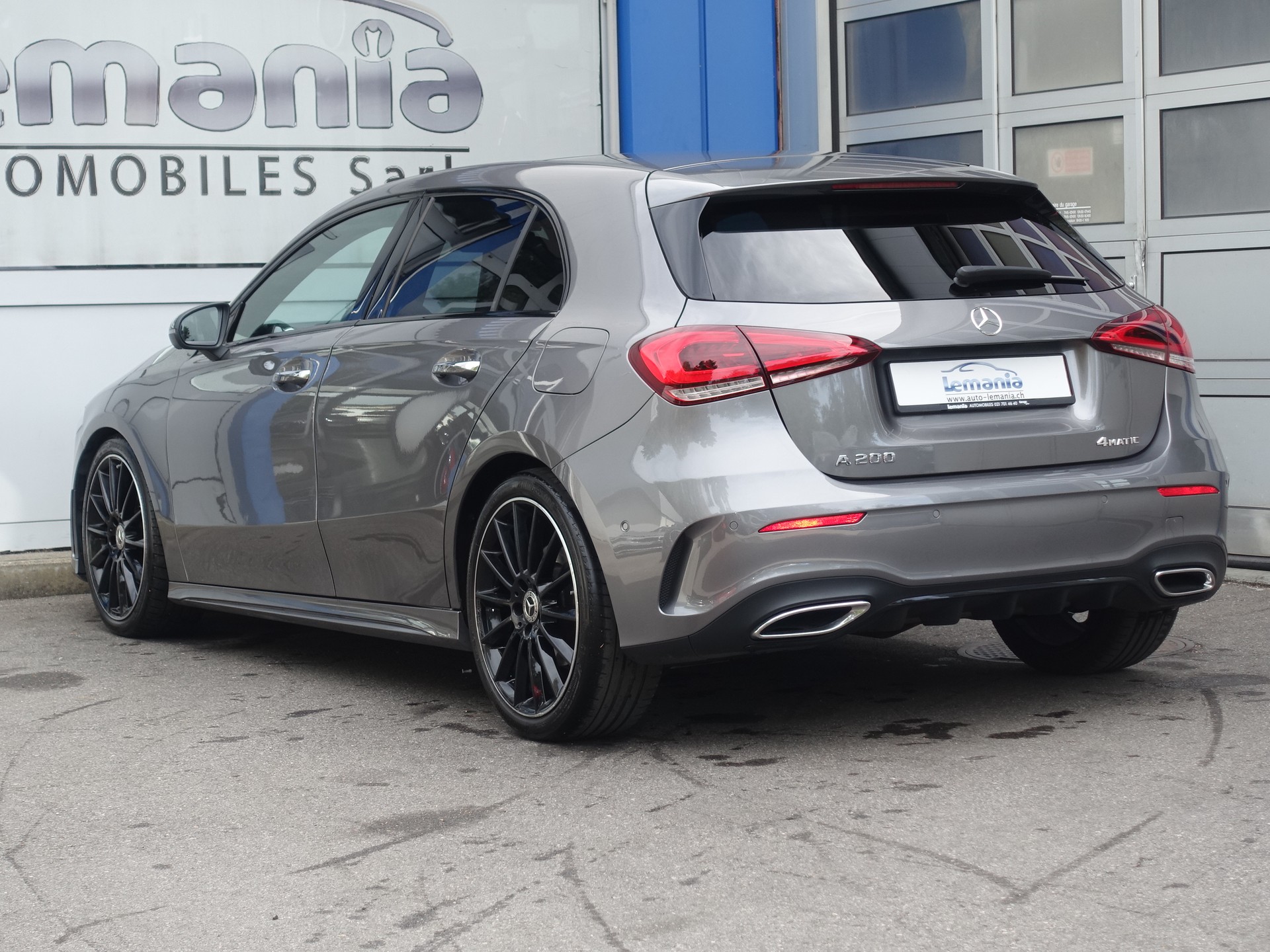 MERCEDES-BENZ A 200 4Matic AMG Line 8G-DCT-image-4