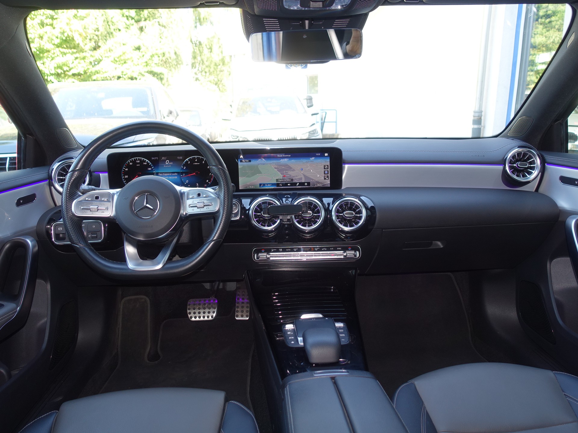 MERCEDES-BENZ A 200 4Matic AMG Line 8G-DCT-image-11