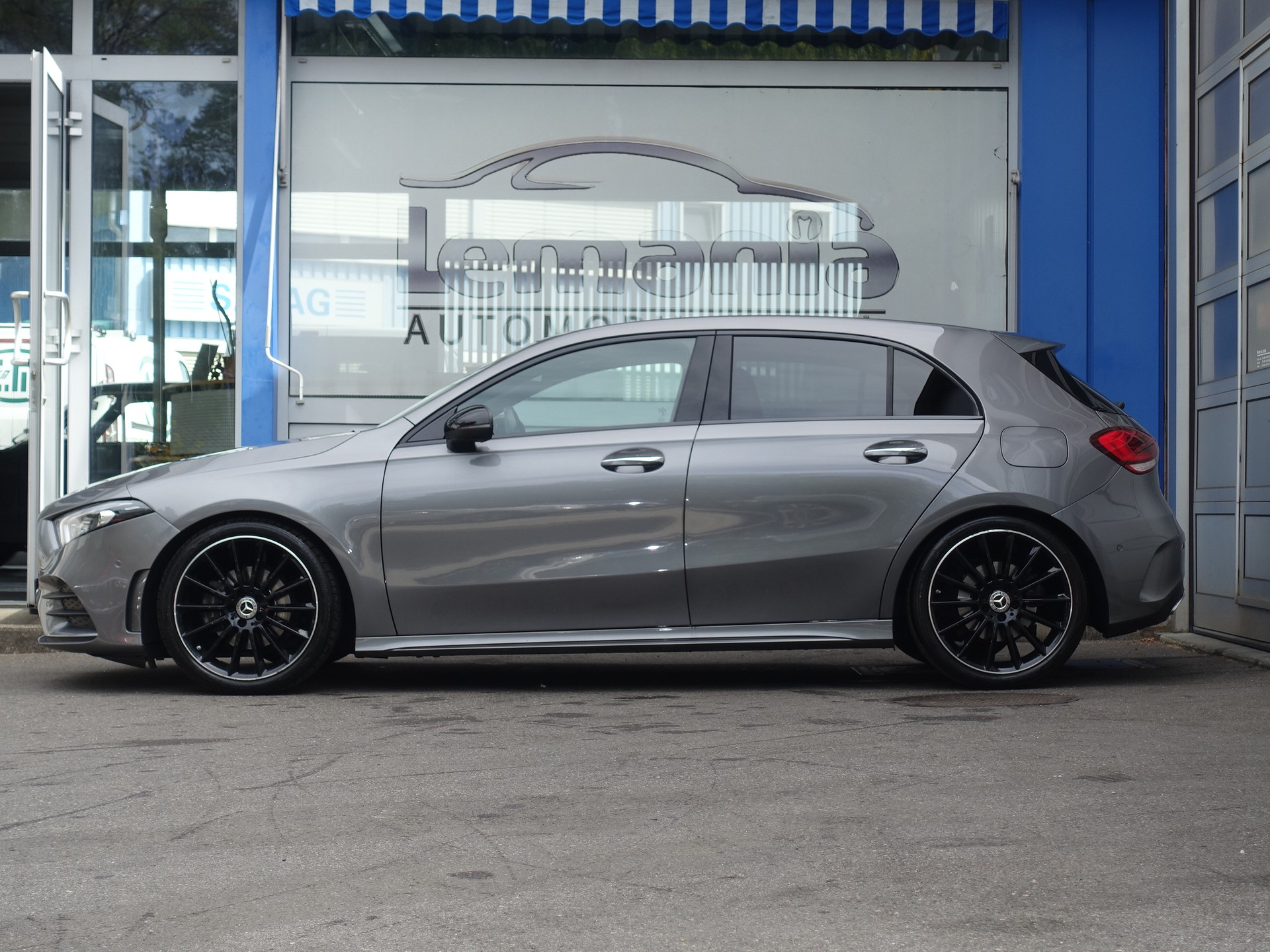 MERCEDES-BENZ A 200 4Matic AMG Line 8G-DCT-image-7