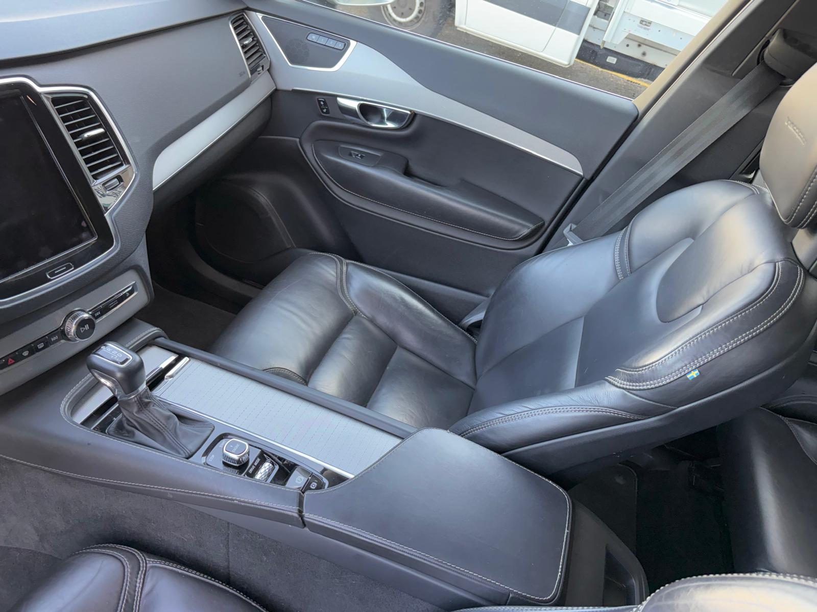 VOLVO XC90 D5 AWD Inscription Geartronic-image-10