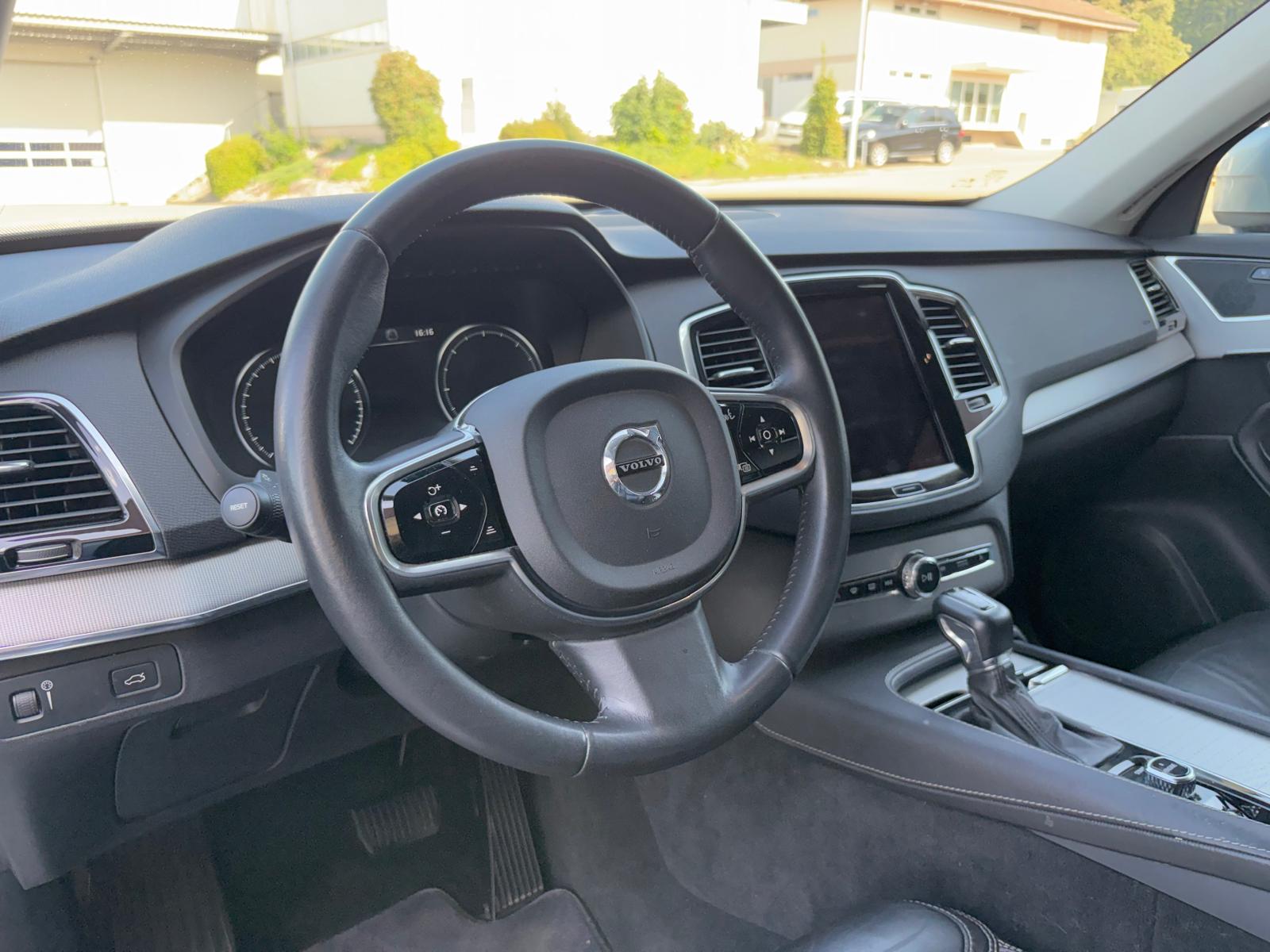 VOLVO XC90 D5 AWD Inscription Geartronic-image-6