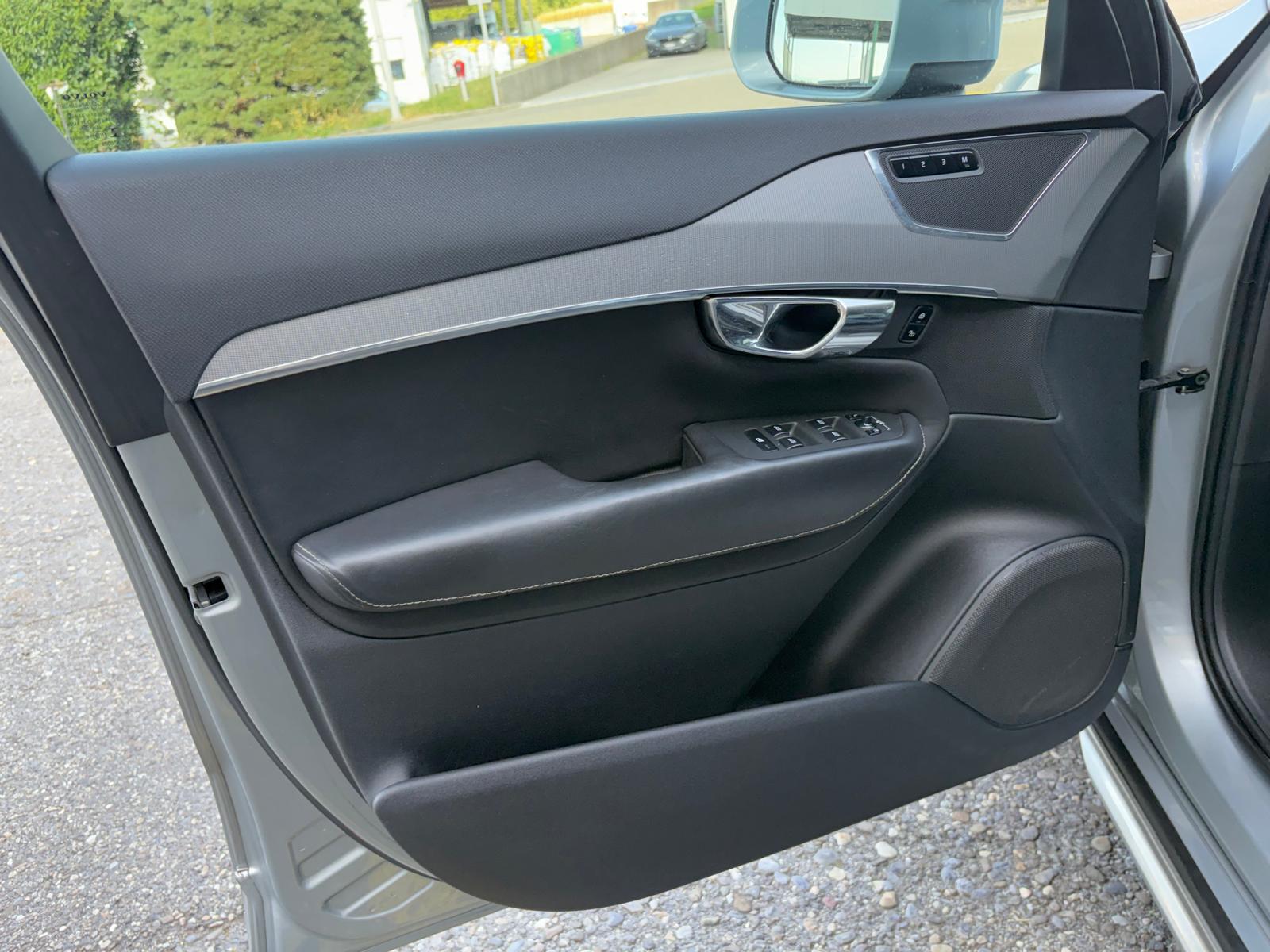VOLVO XC90 D5 AWD Inscription Geartronic-image-5
