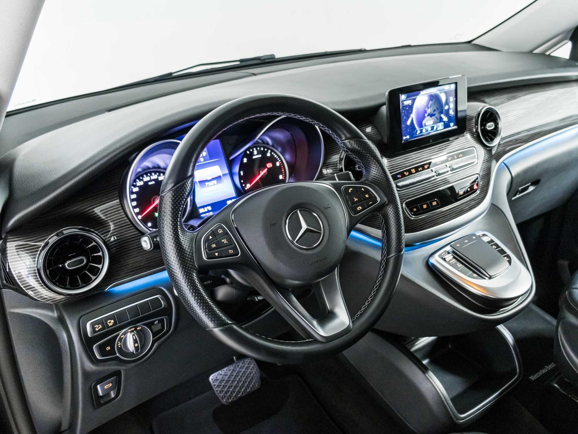 MERCEDES-BENZ V 250 d Avantgarde L-image-9