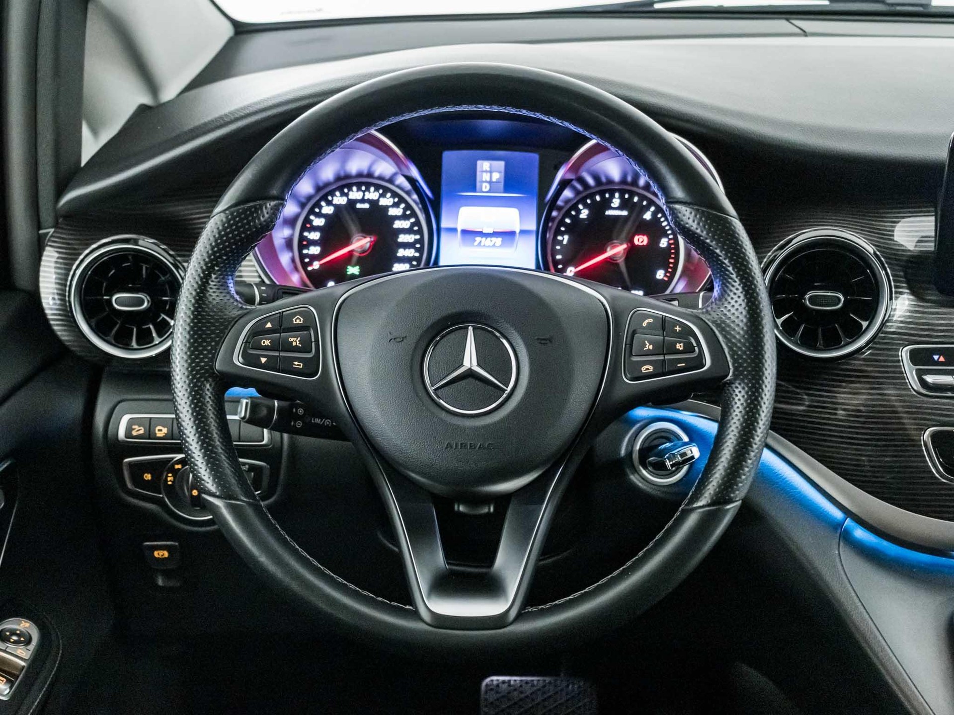 MERCEDES-BENZ V 250 d Avantgarde L-image-10
