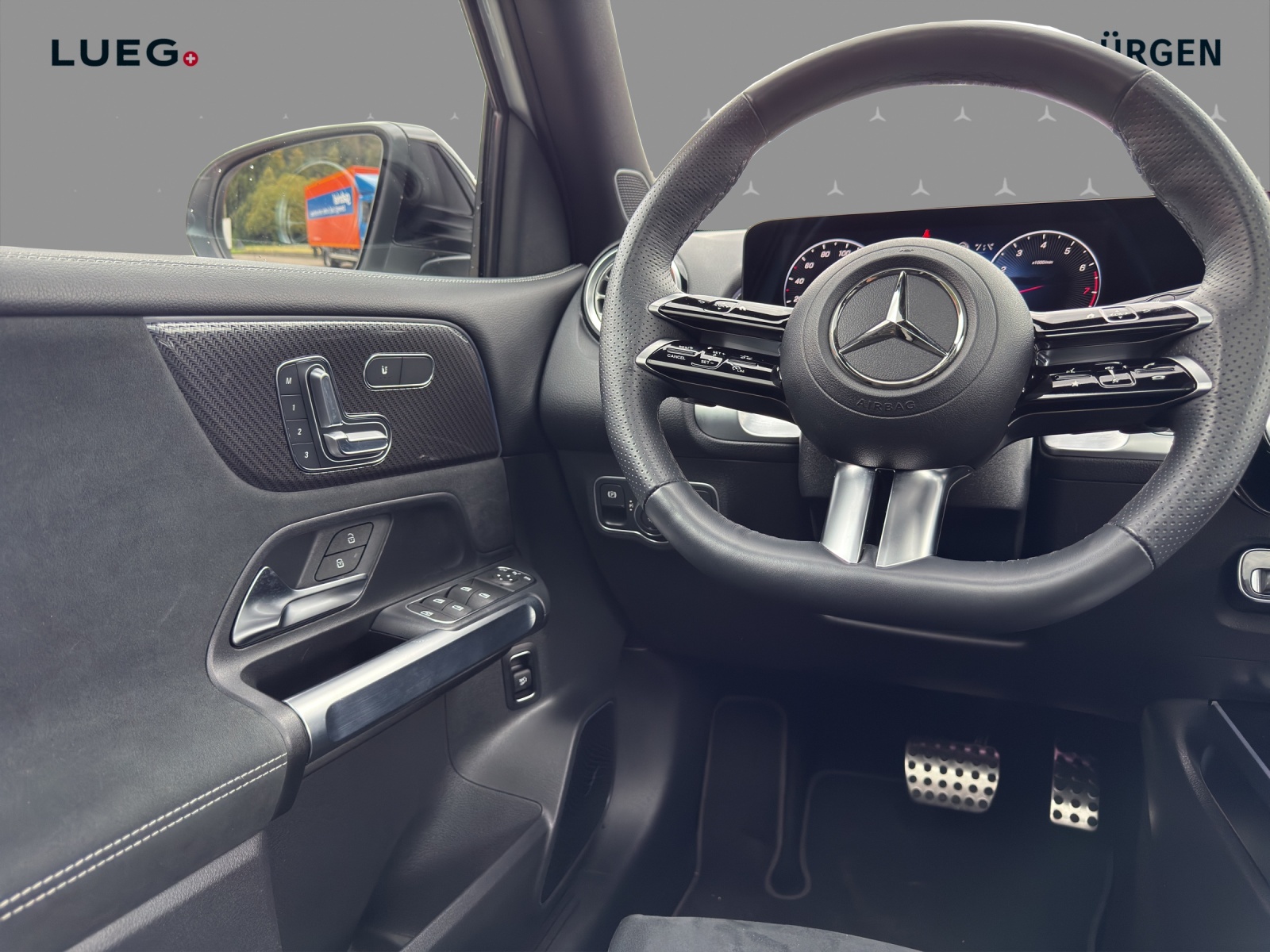 MERCEDES-BENZ GLB 220 4Matic 8G-Tronic-image-12