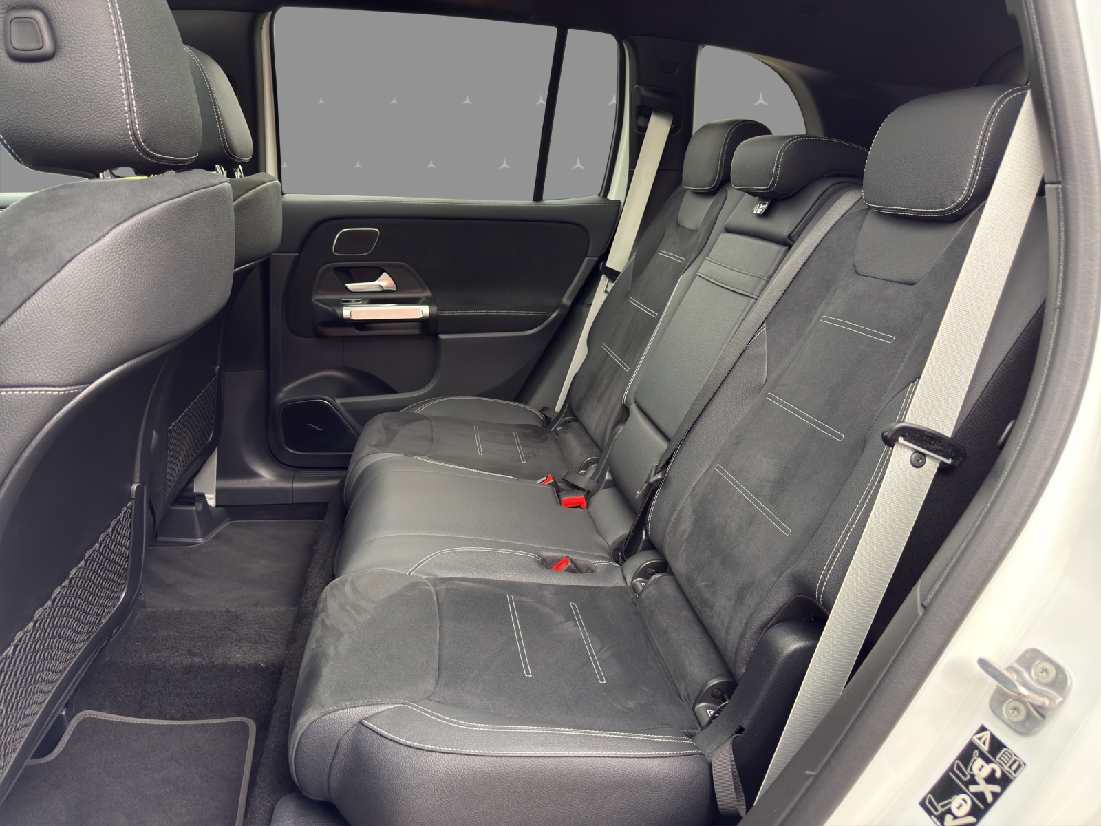 MERCEDES-BENZ GLB 220 4Matic 8G-Tronic-image-13
