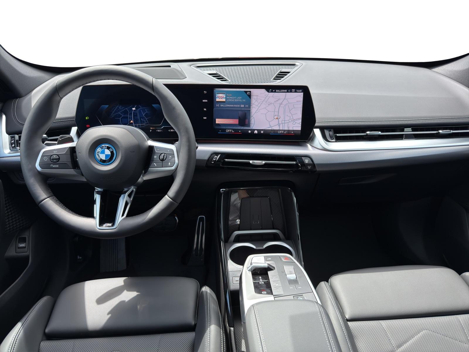 BMW iX1 xDrive30 M Sport-image-11