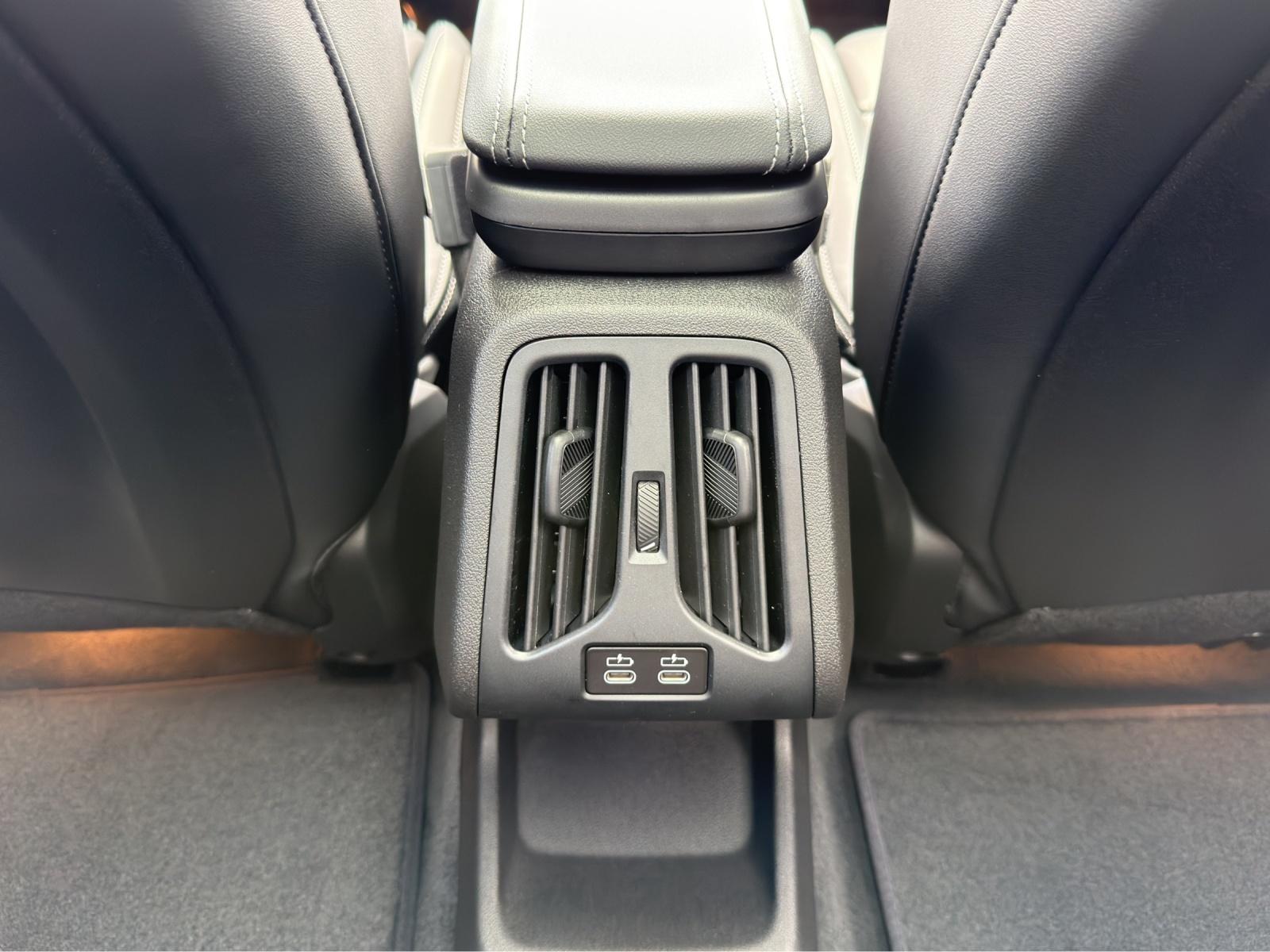 BMW iX1 xDrive30 M Sport-image-21