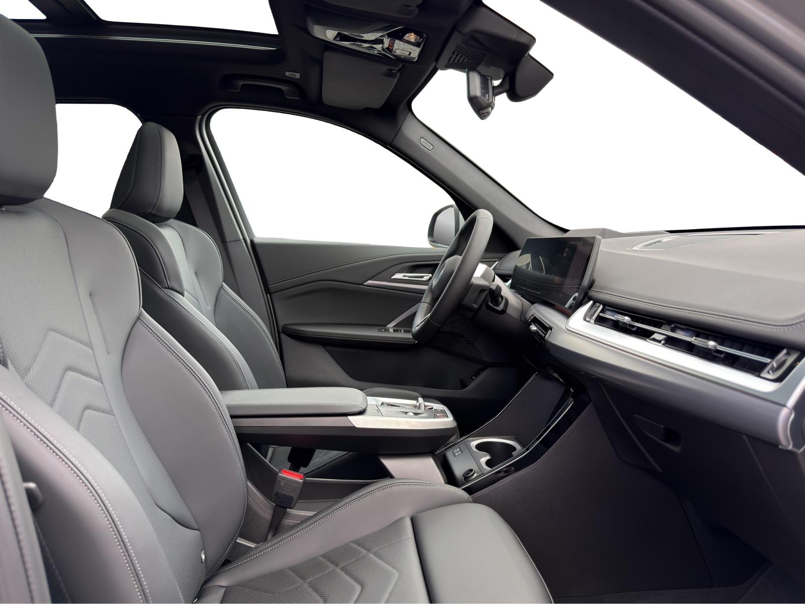 BMW iX1 xDrive30 M Sport-image-16