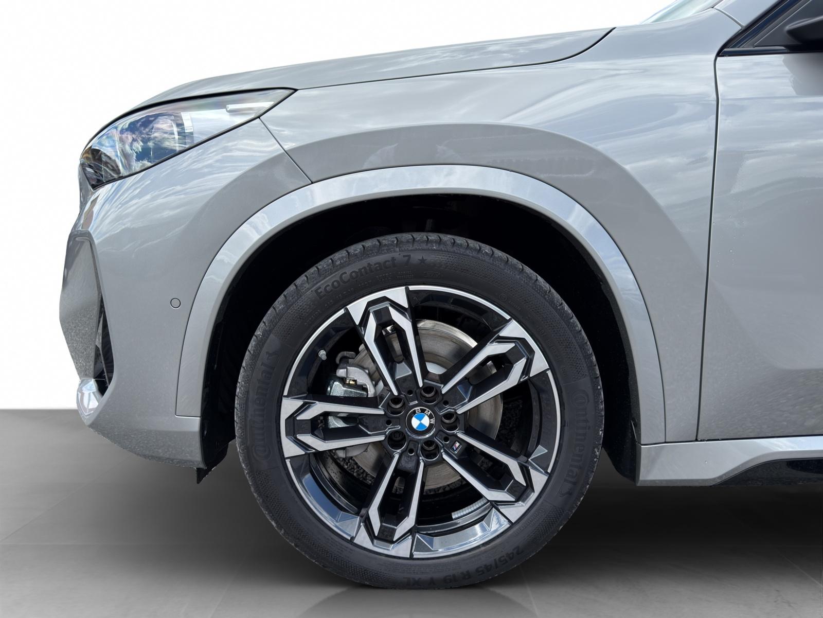 BMW iX1 xDrive30 M Sport-image-25