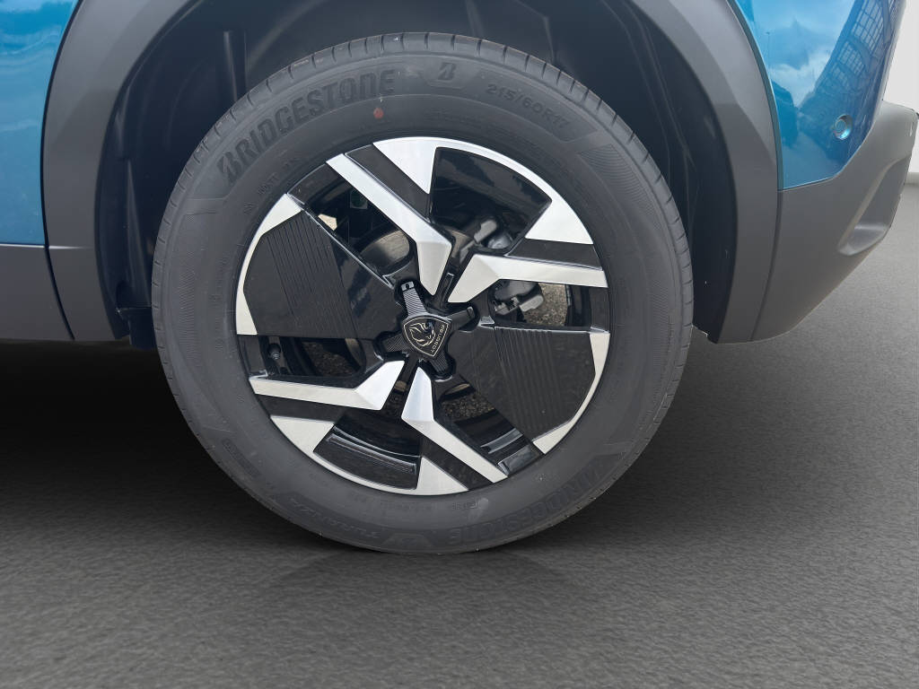 PEUGEOT 2008 1.2 Hybrid Allure-image-14