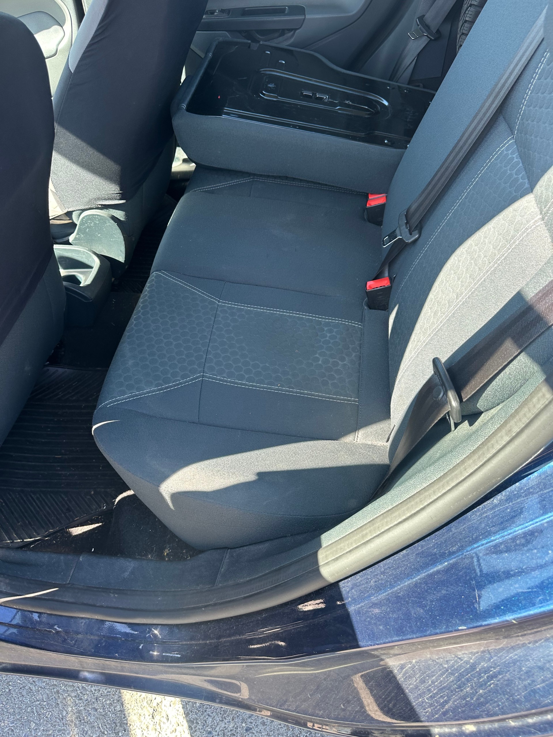 FORD Fiesta 1.4 16V Titanium-image-13