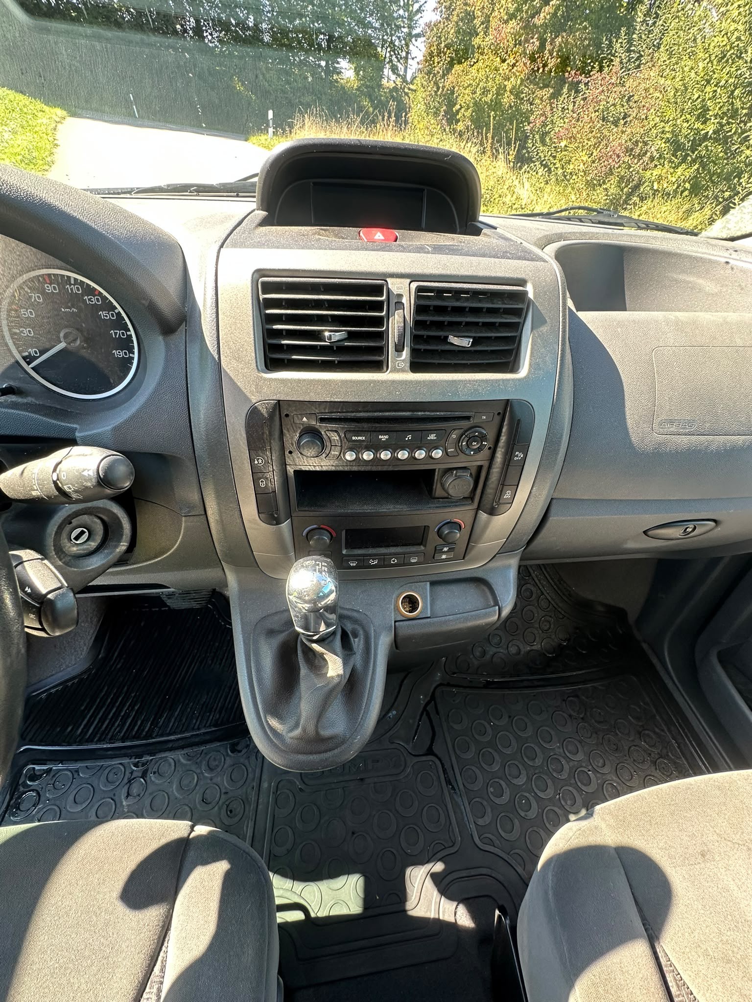CITROEN Jumpy 2.0 HDi L2H1 Exclusive A-image-9