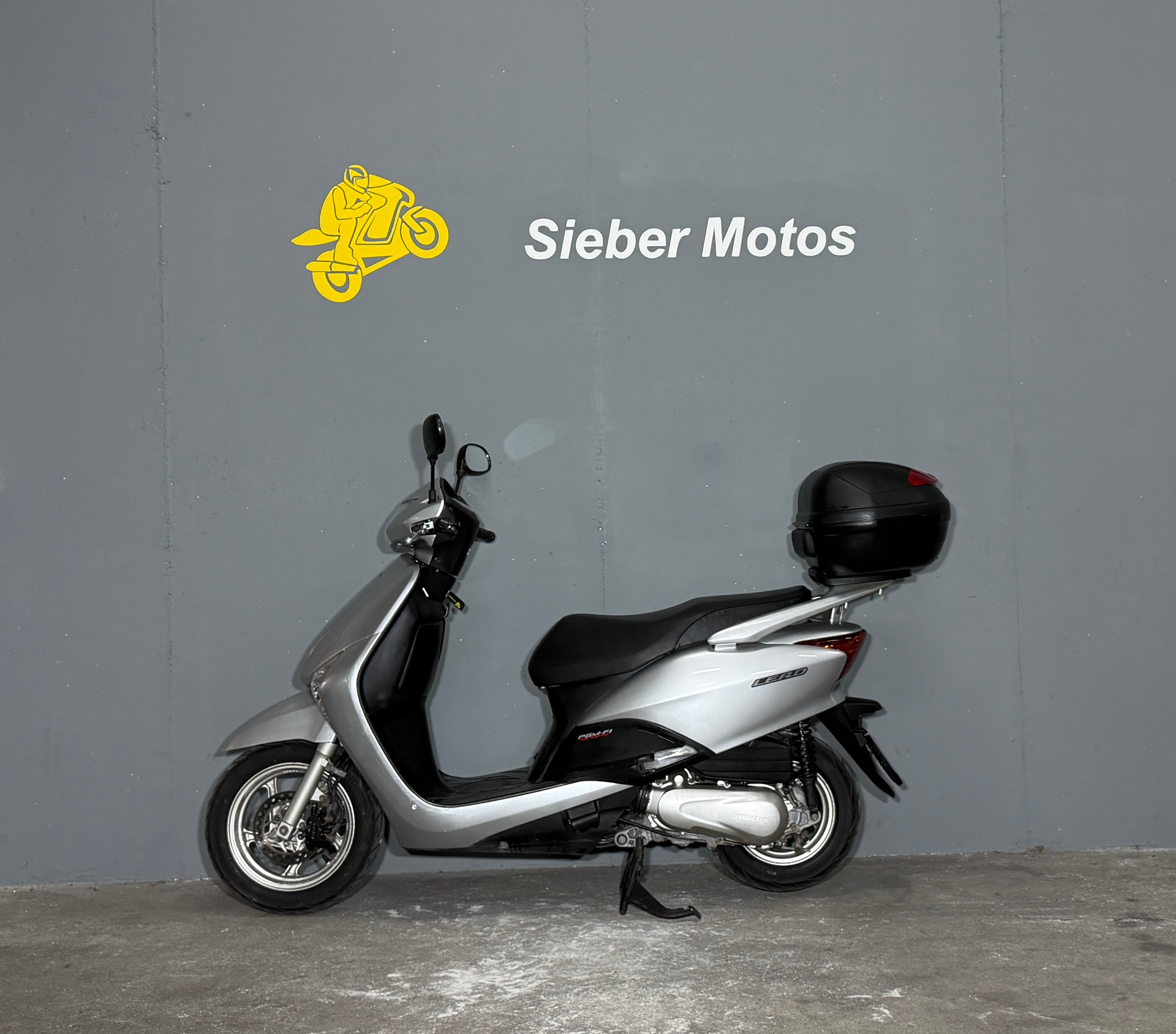 HONDA Lead 110-showroom-element-2