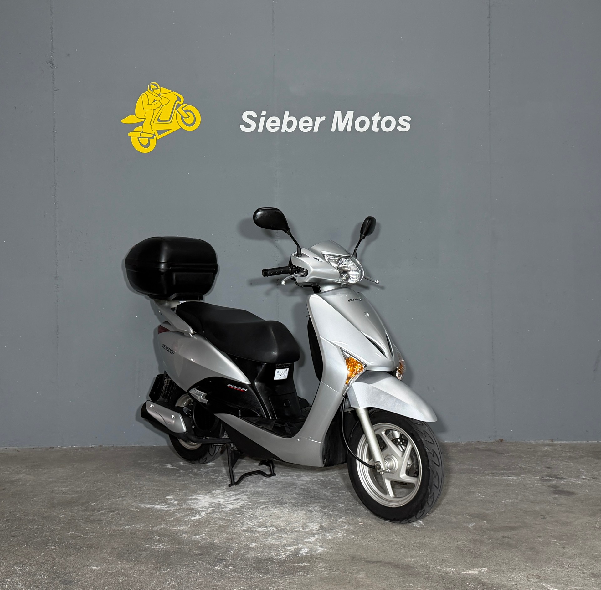 HONDA Lead 110-showroom-element-1