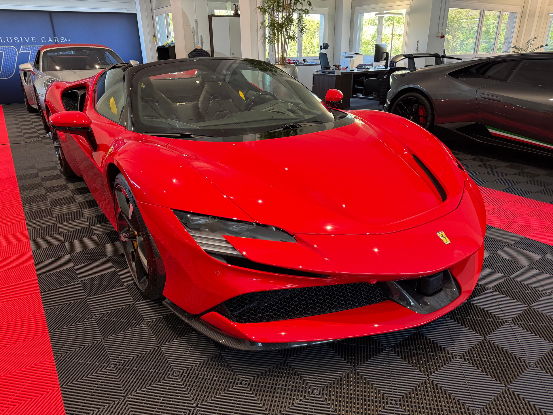 FERRARI SF90 Spider-image-8