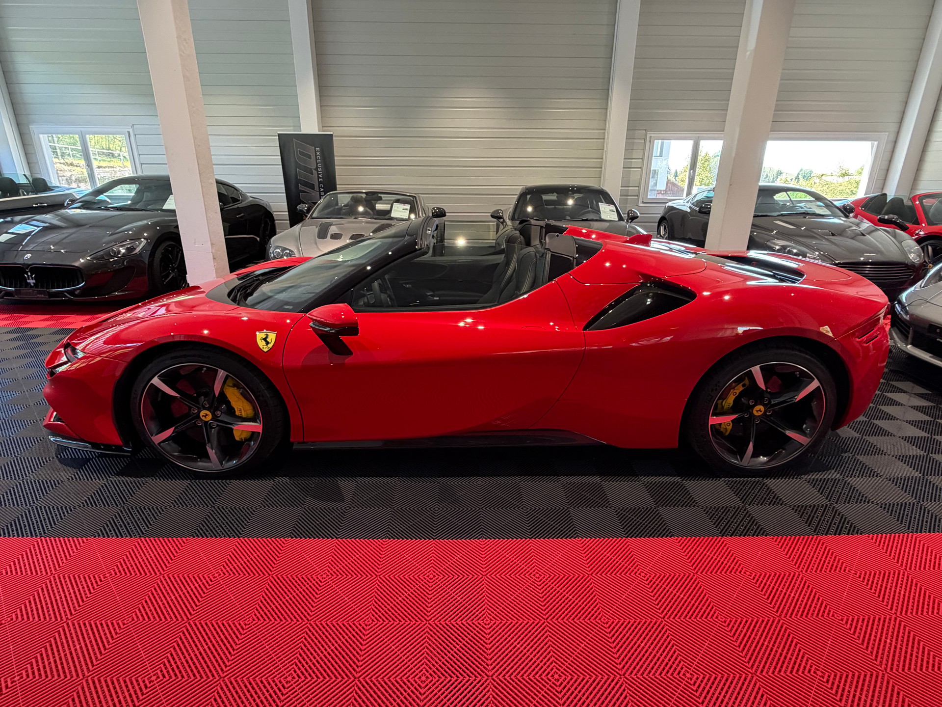FERRARI SF90 Spider-image-2