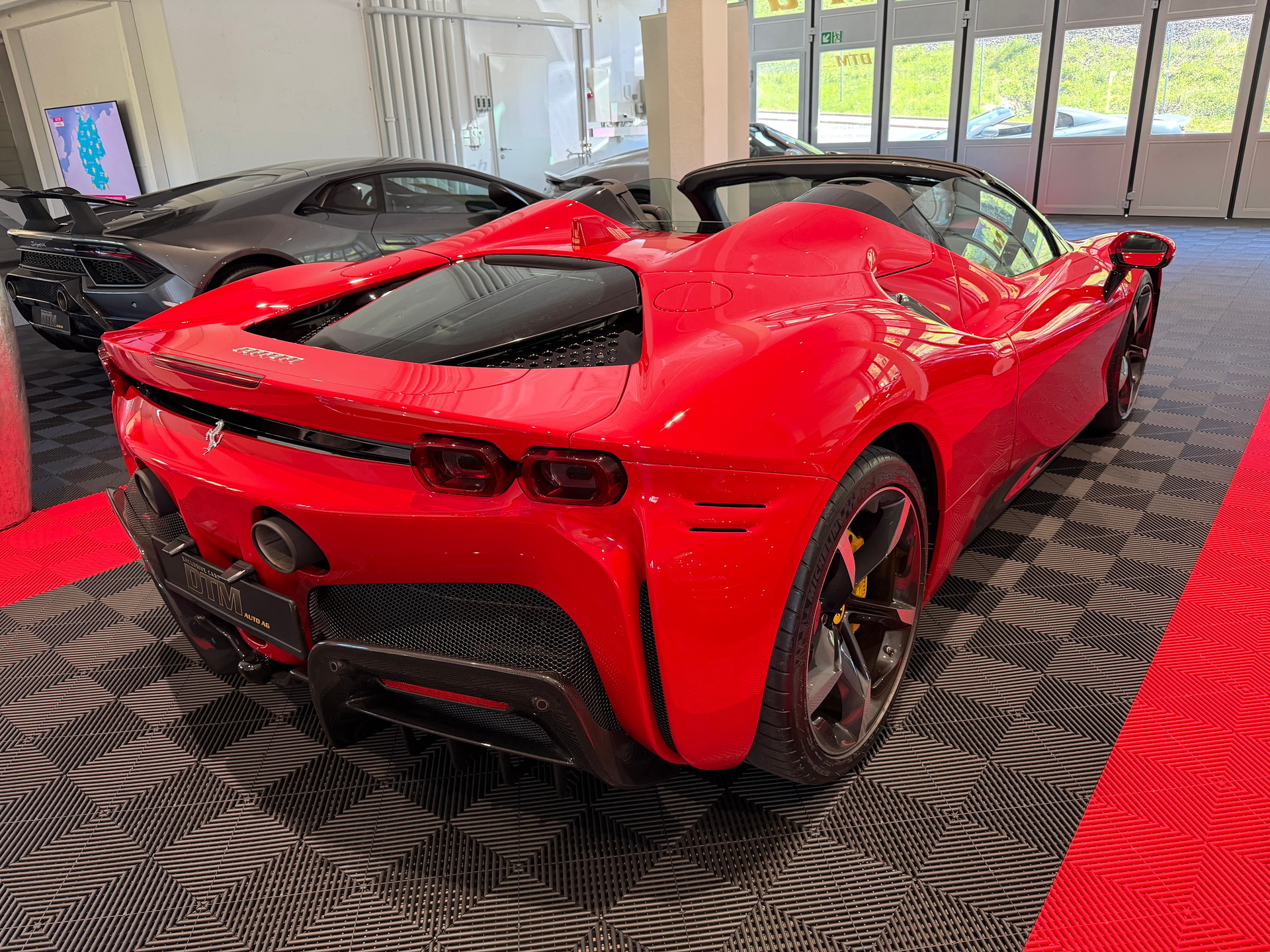 FERRARI SF90 Spider-image-7