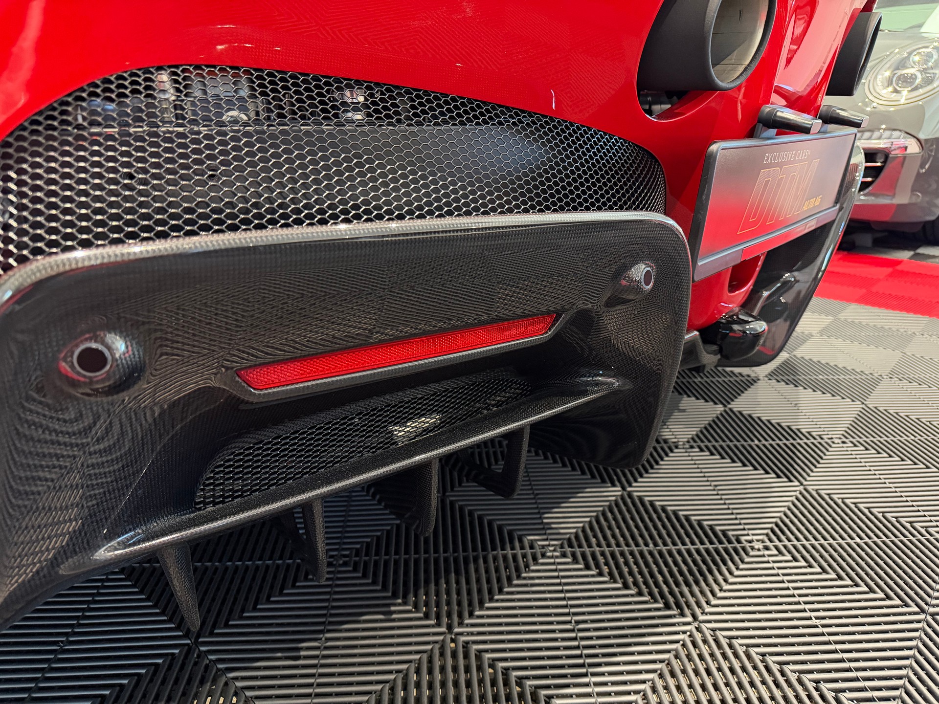 FERRARI SF90 Spider-image-5