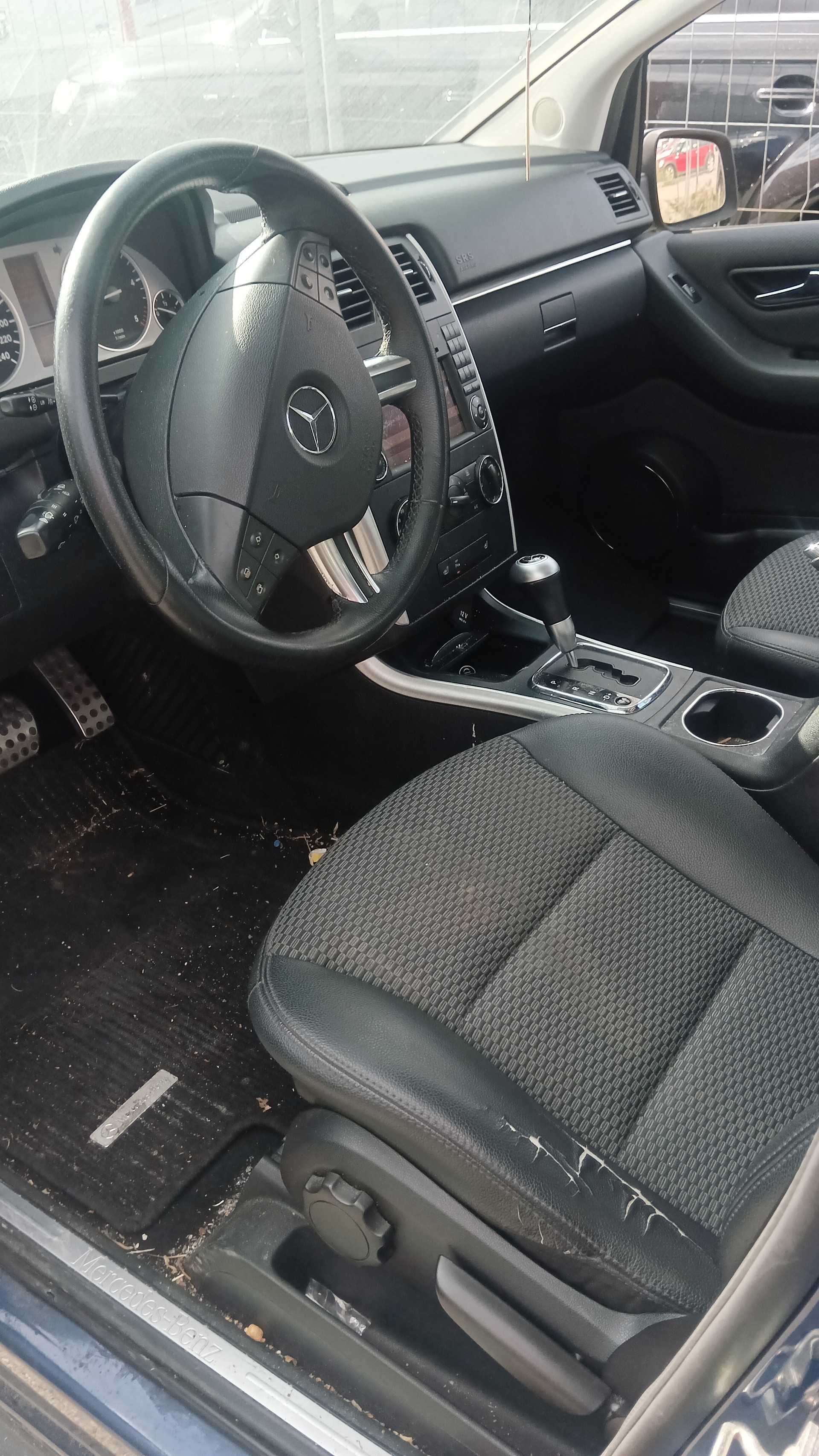 MERCEDES-BENZ B 200 CDI Autotronic-image-6