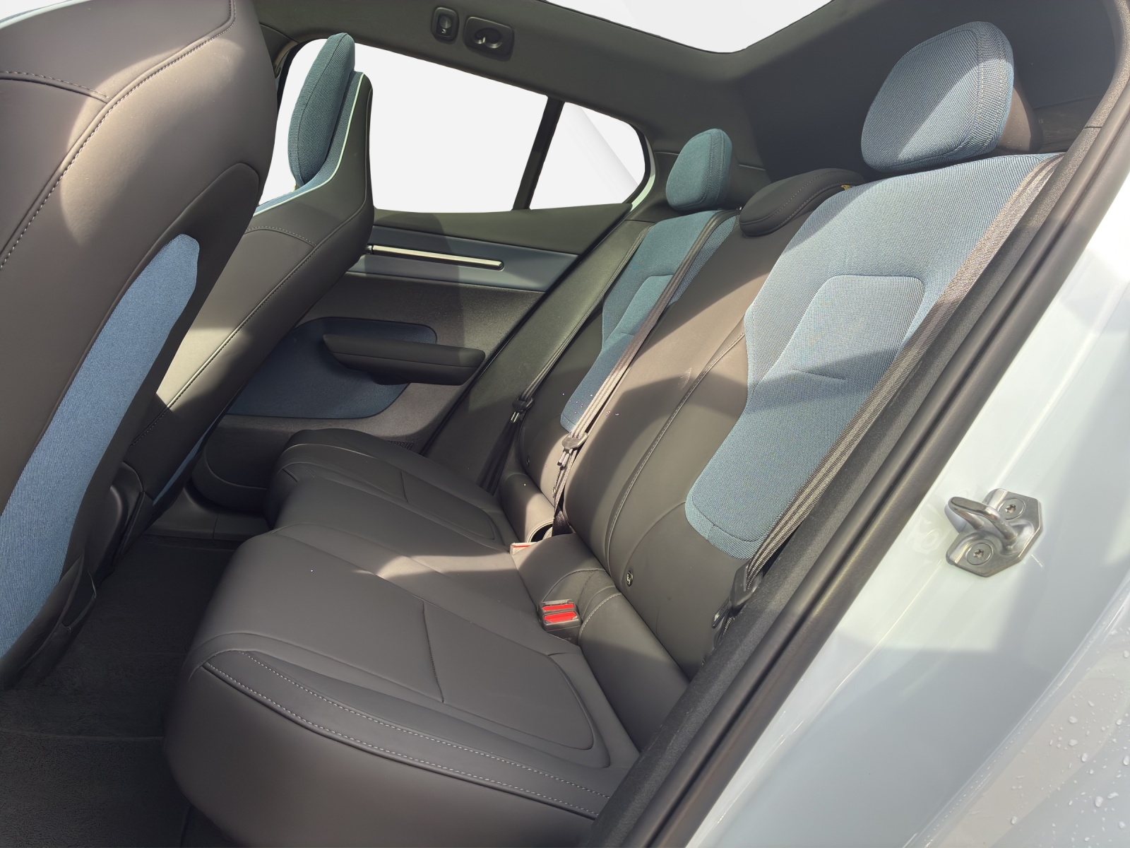 VOLVO EX 30 E60 Twin Ultra Performance AWD-image-13