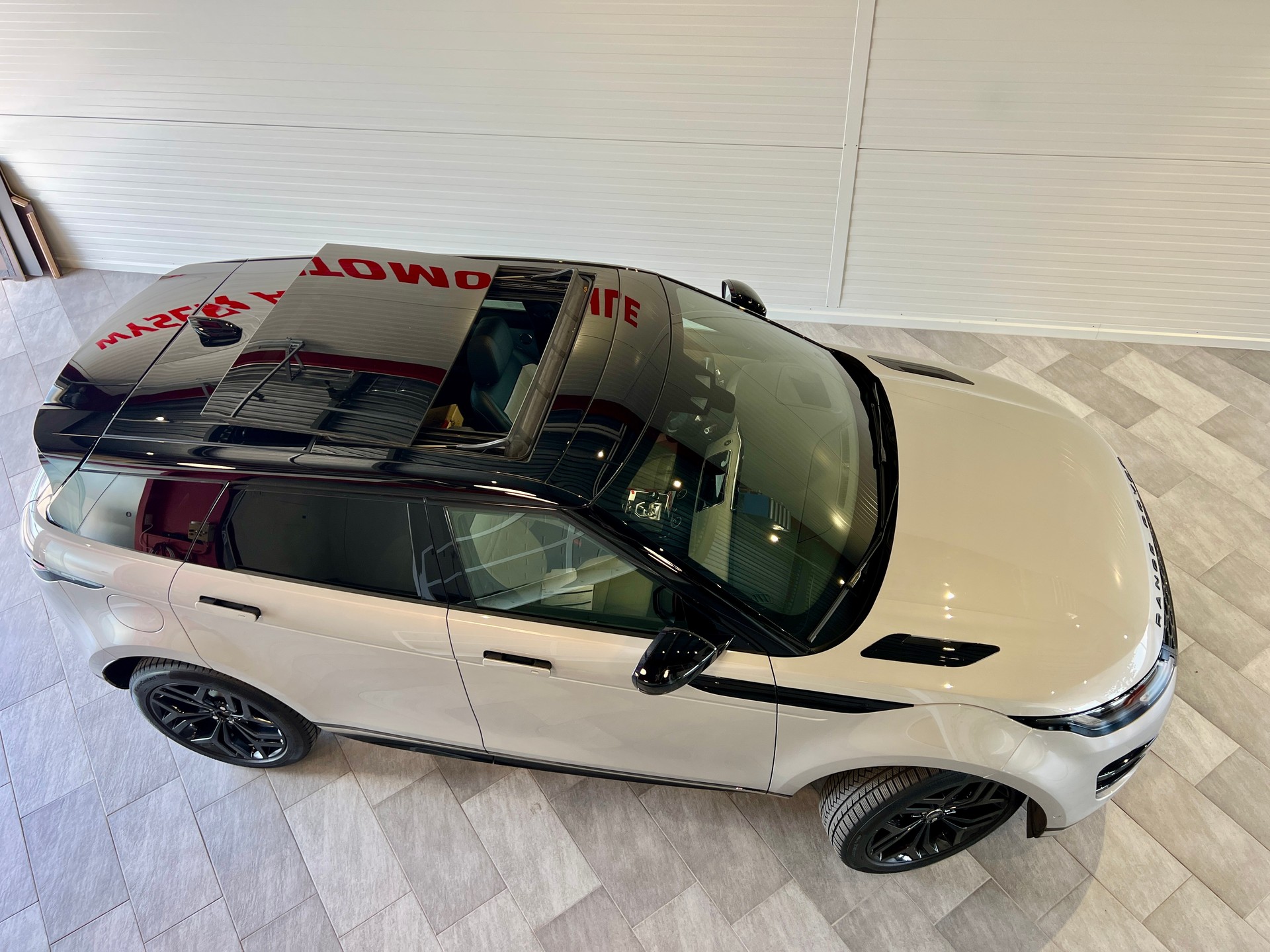 LAND ROVER Range Rover Evoque R-Dynamic P 300 HSE AT9-image-7