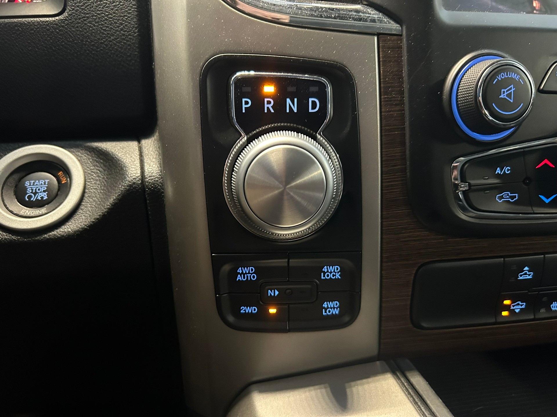 DODGE RAM 1500 LARAMIE-image-16