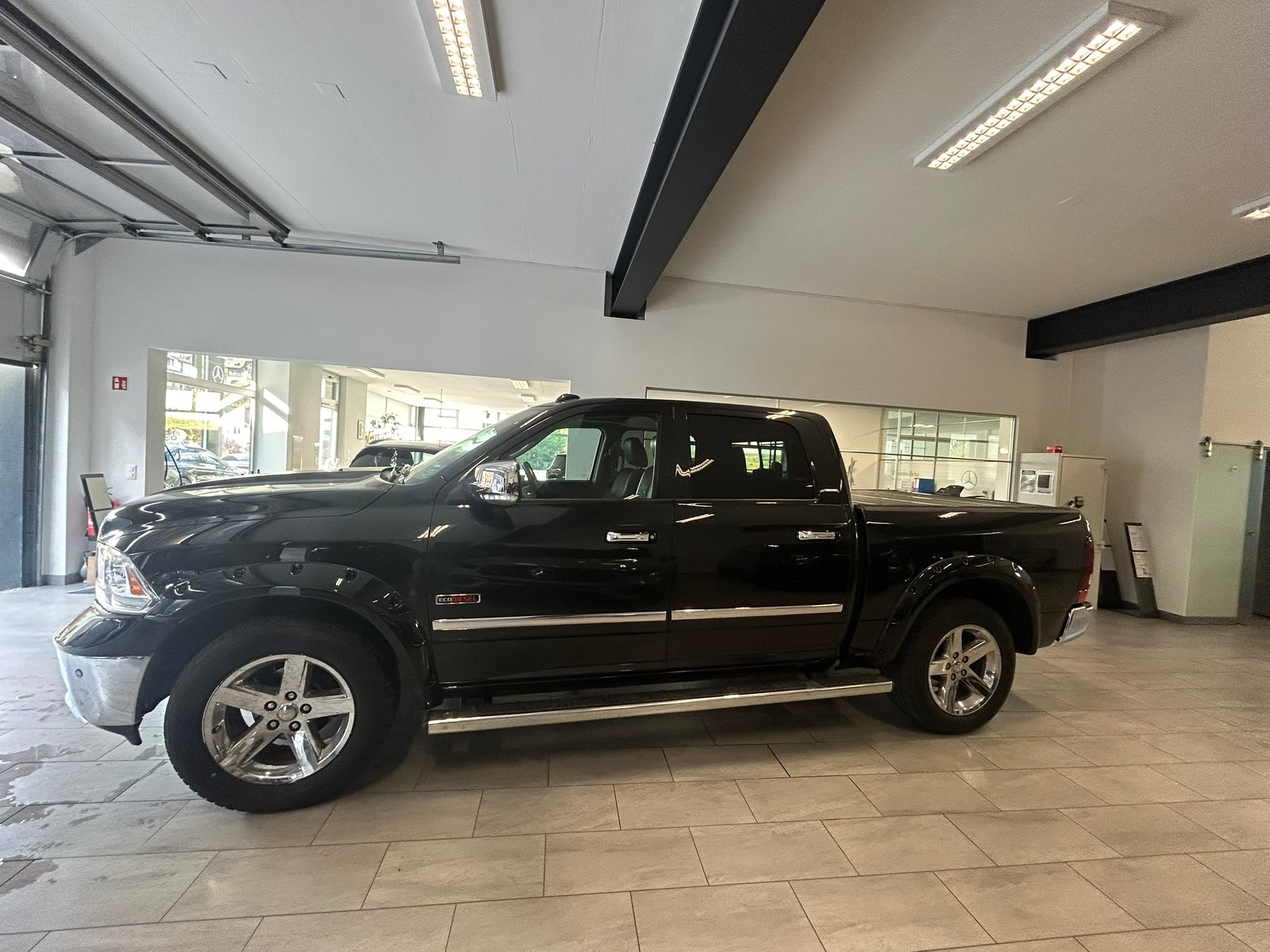 DODGE RAM 1500 LARAMIE-image-3