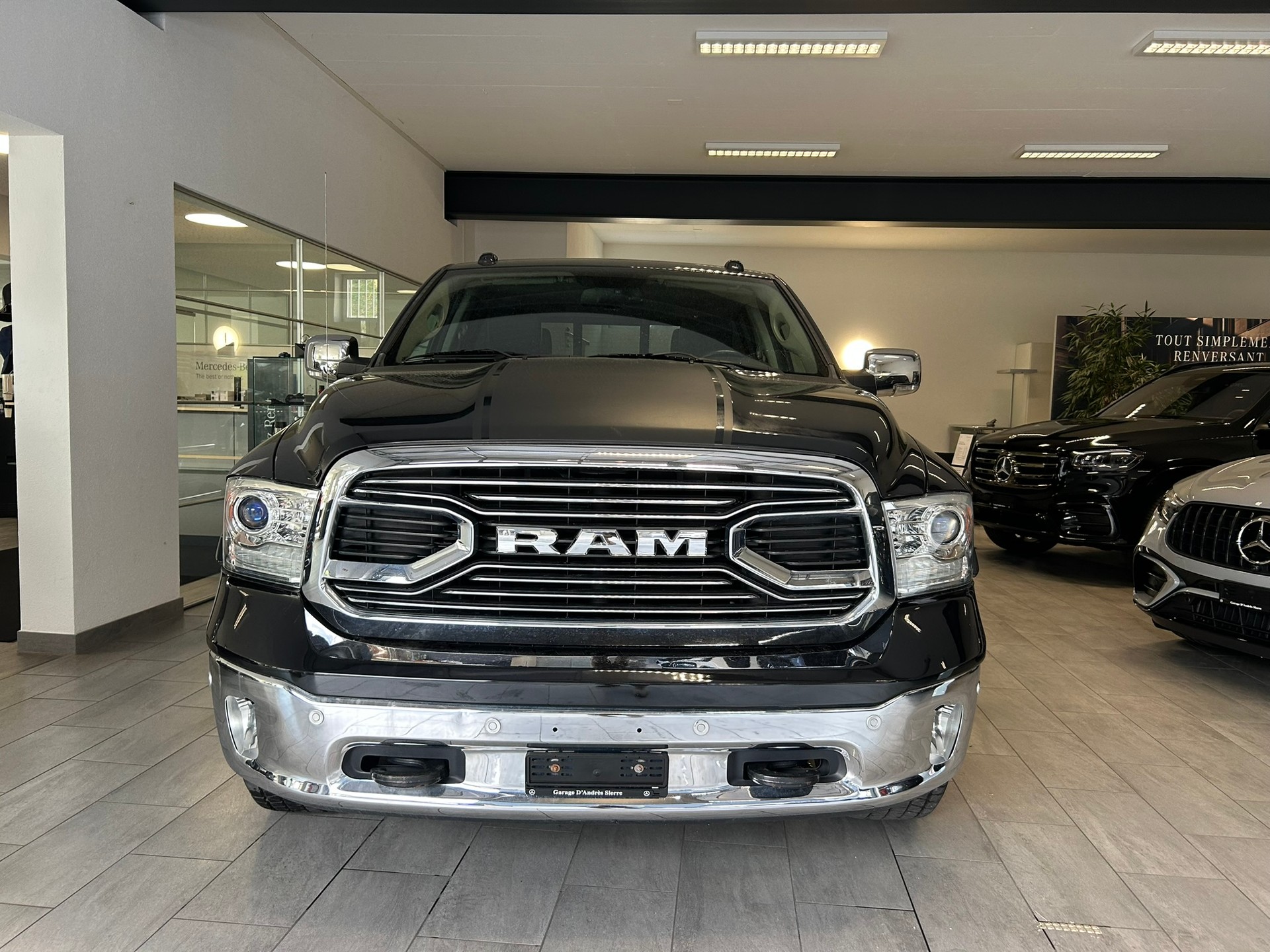 DODGE RAM 1500 LARAMIE-image-1