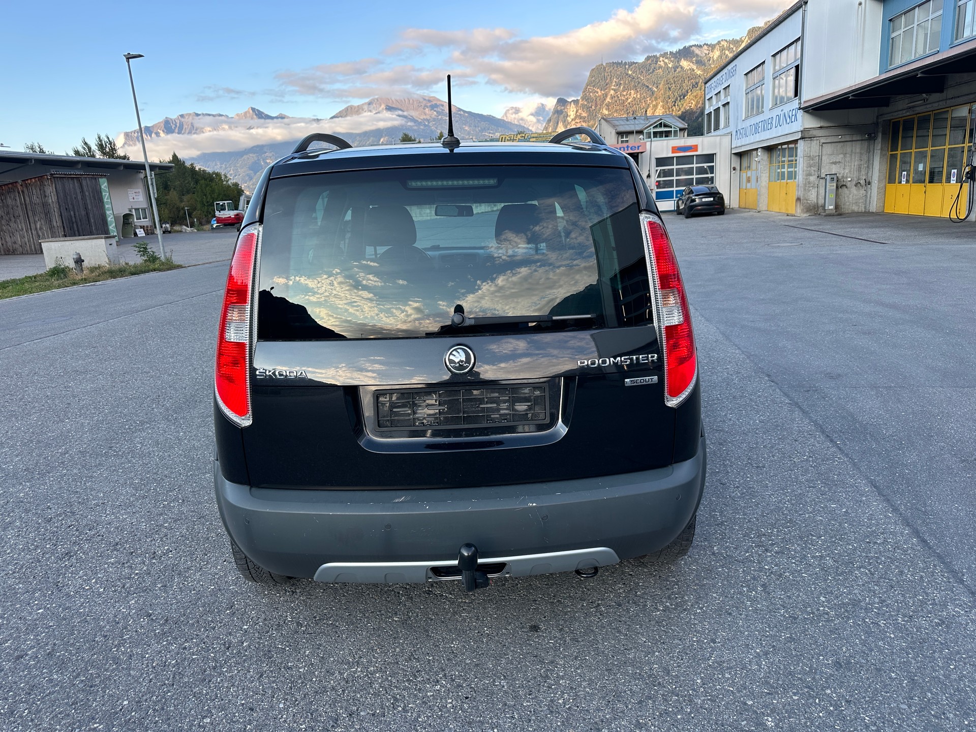 SKODA Roomster 1.6 TDI Scout-image-6