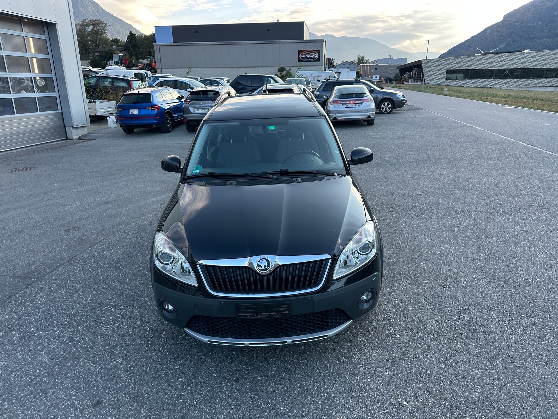 SKODA Roomster 1.6 TDI Scout-image-1