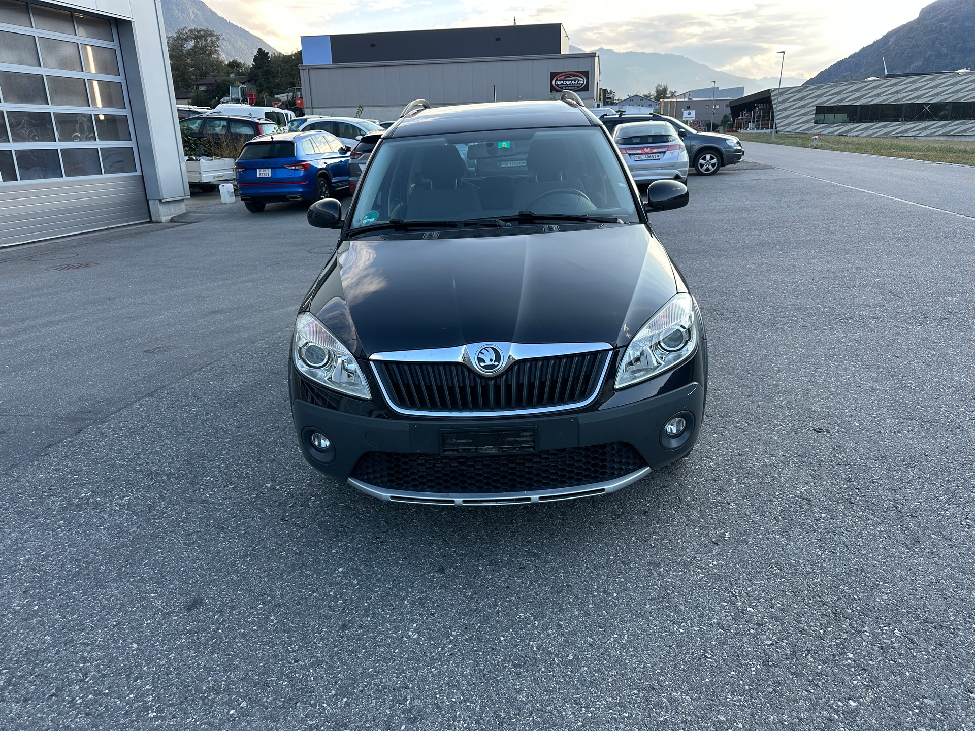 SKODA Roomster 1.6 TDI Scout-image-0